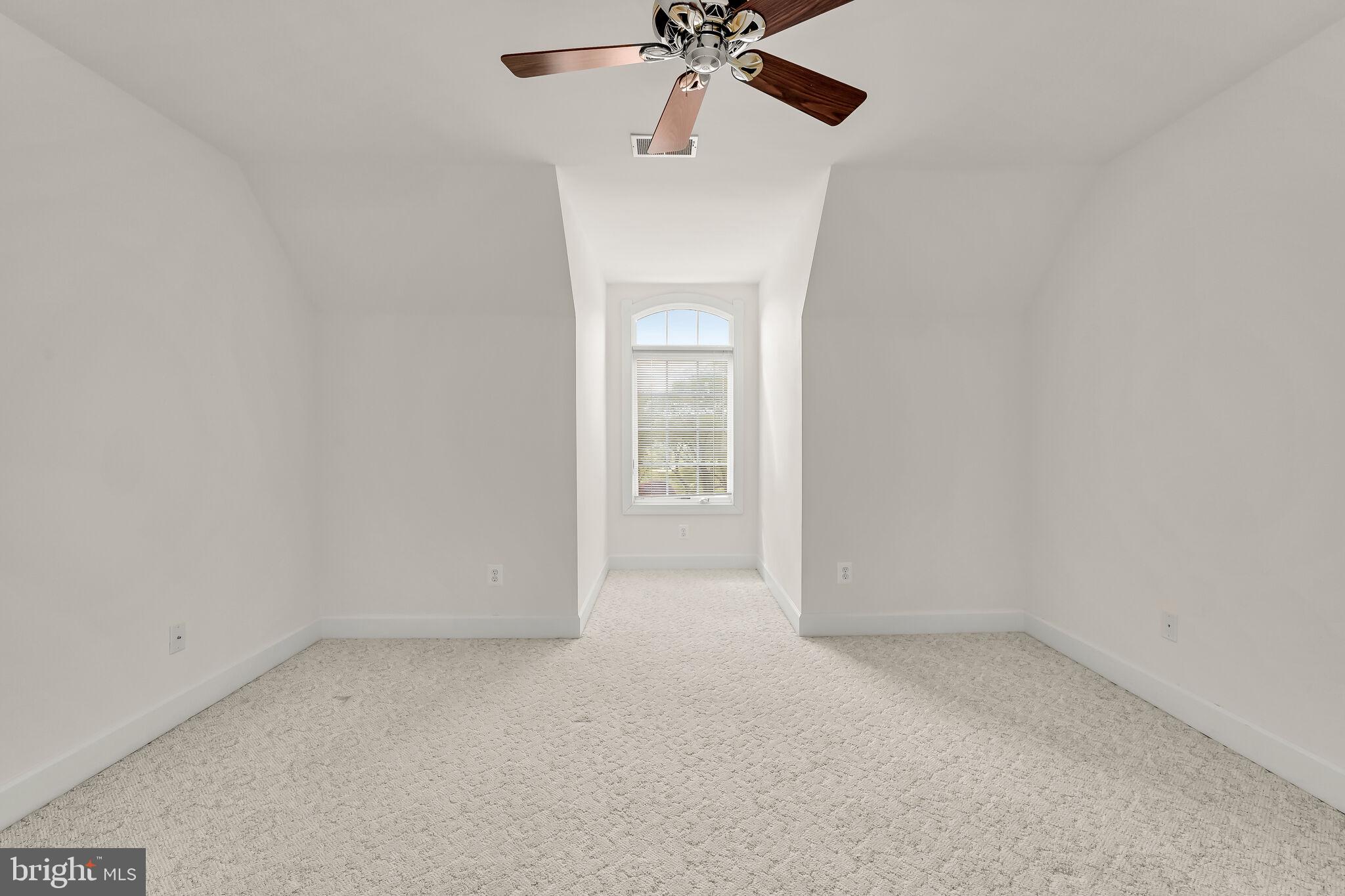 ELLIOTT'S CHANCE - Residential