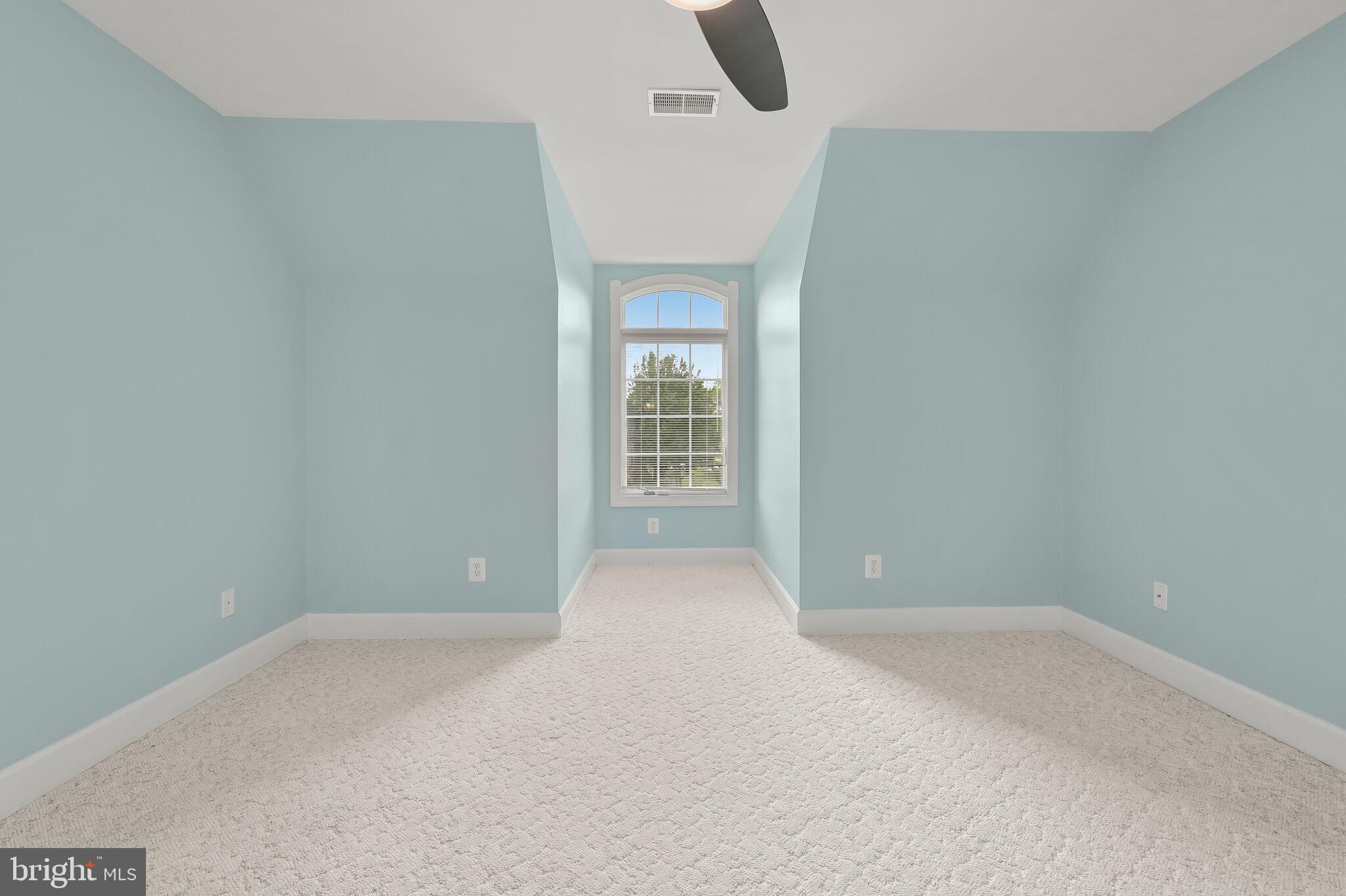 ELLIOTT'S CHANCE - Residential