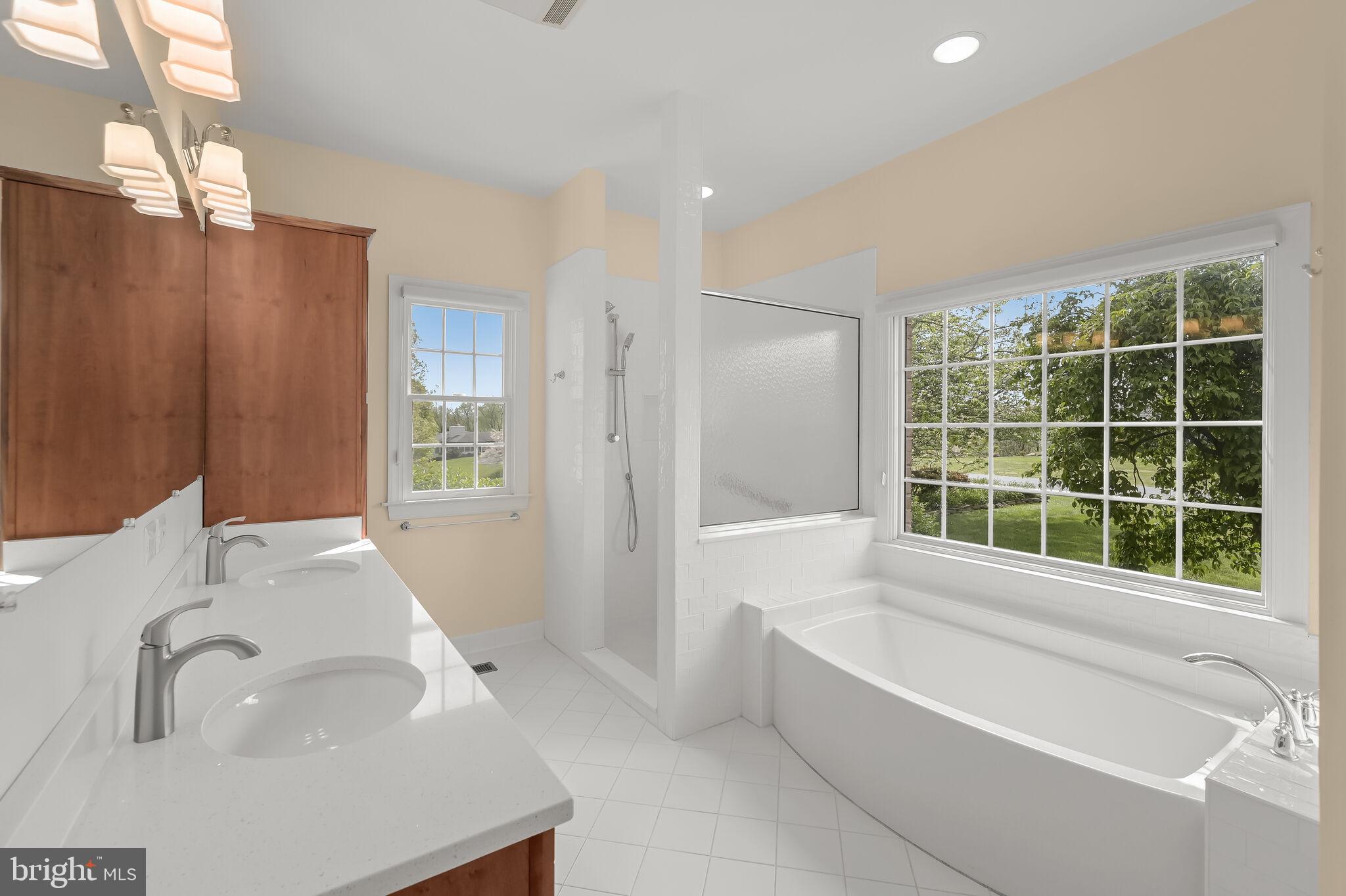 ELLIOTT'S CHANCE - Residential