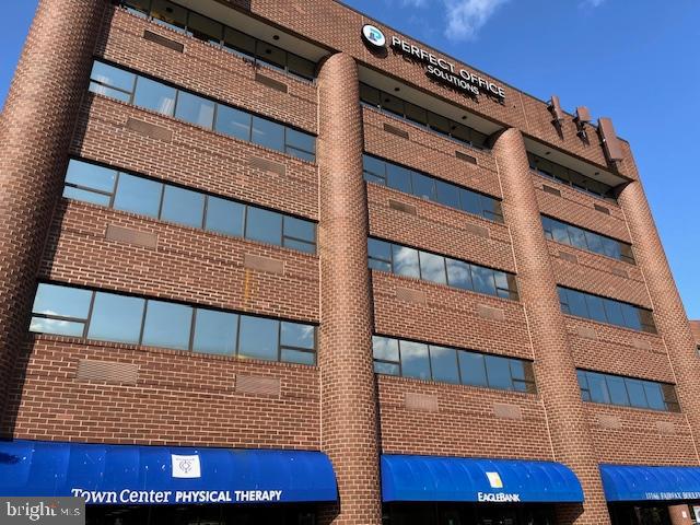 CITY OF FAIRFAX - Commercial Lease