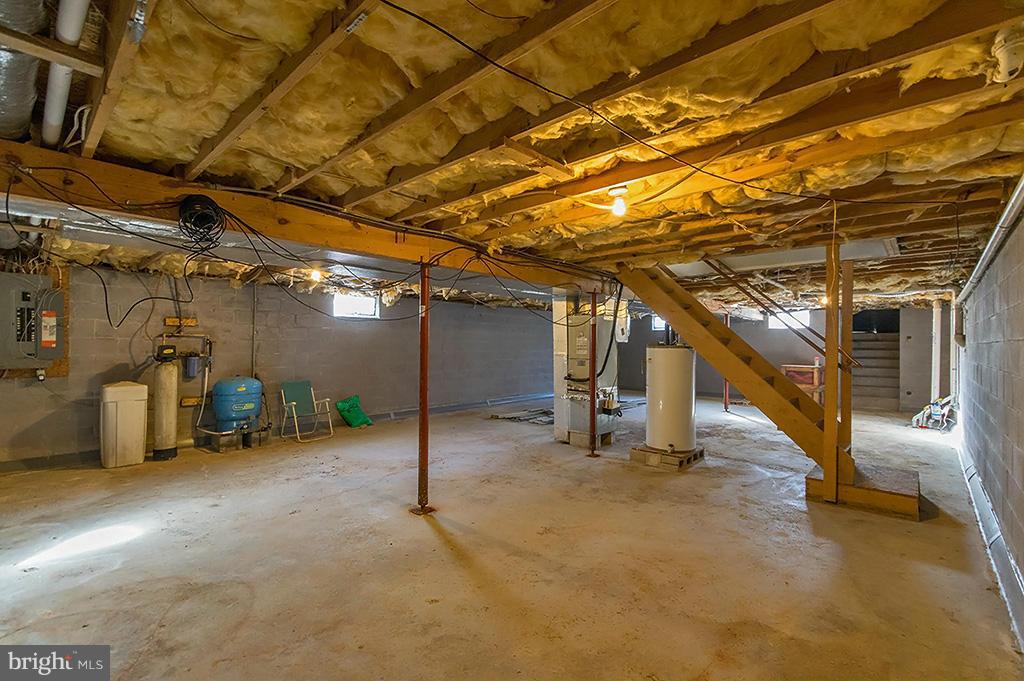 POTOMAC WOODS - Residential