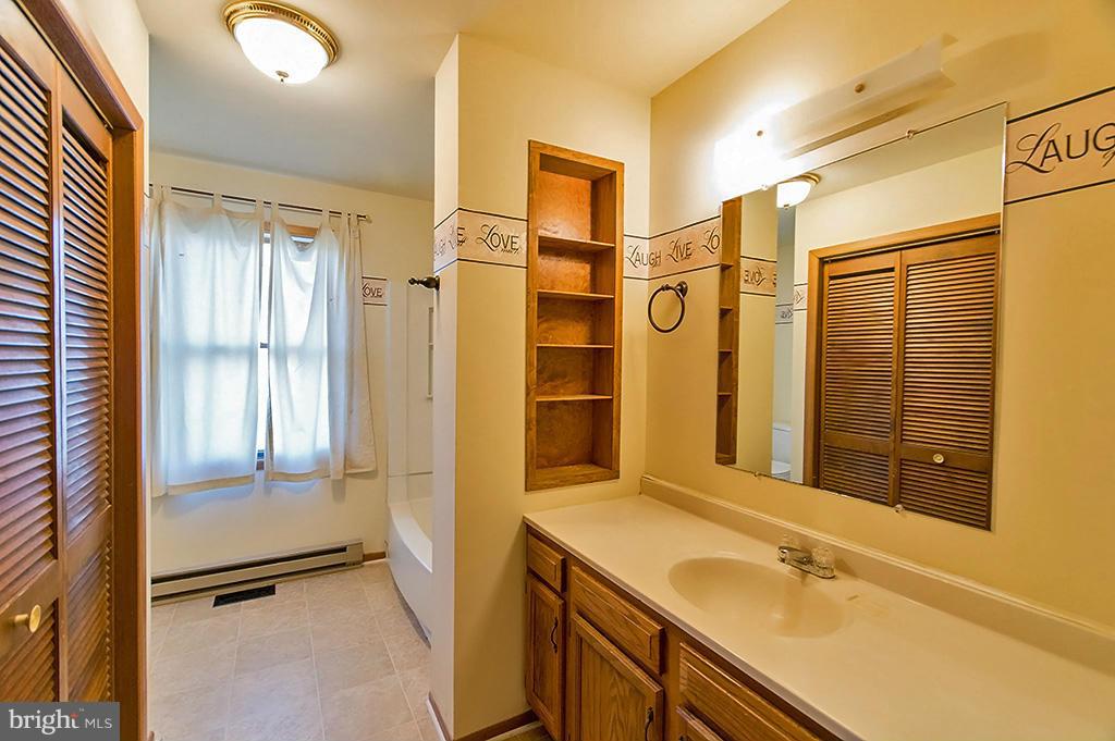 POTOMAC WOODS - Residential