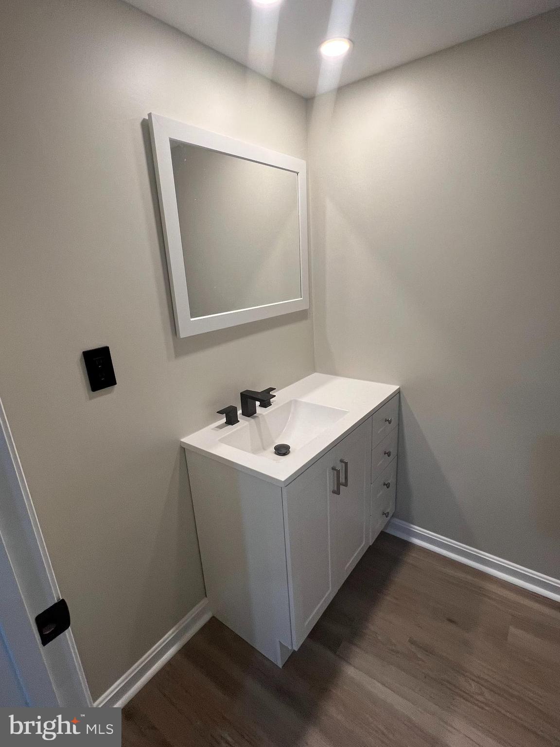 TANTALLON SQUARE - Residential Lease