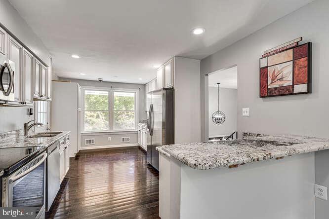 MURRAY HILL - Residential