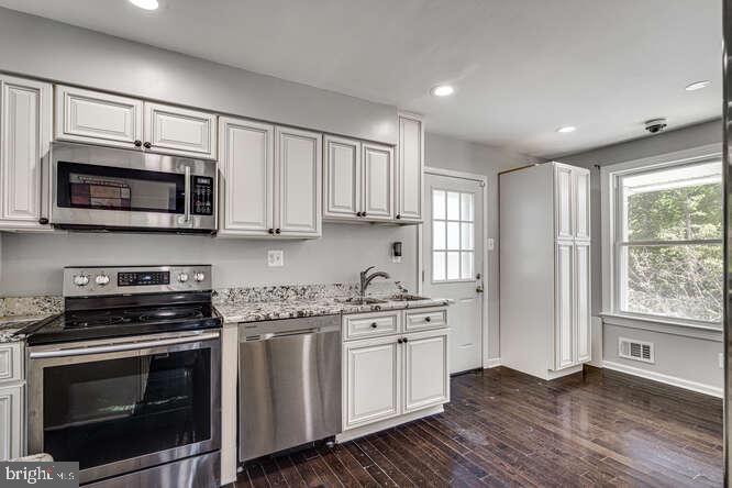 MURRAY HILL - Residential