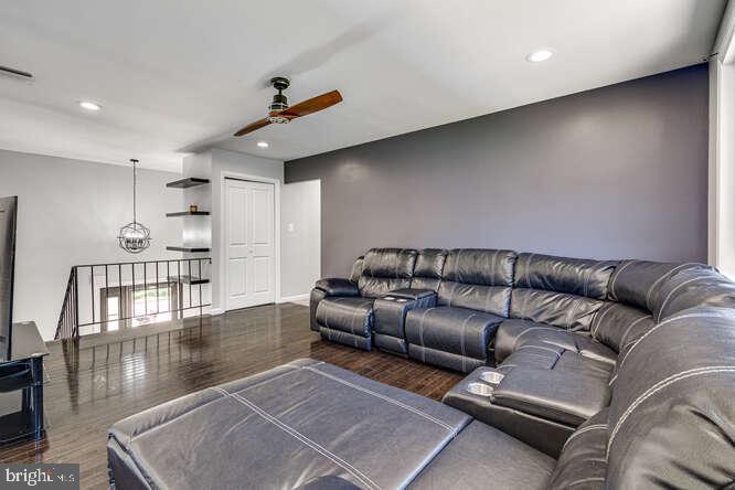 MURRAY HILL - Residential