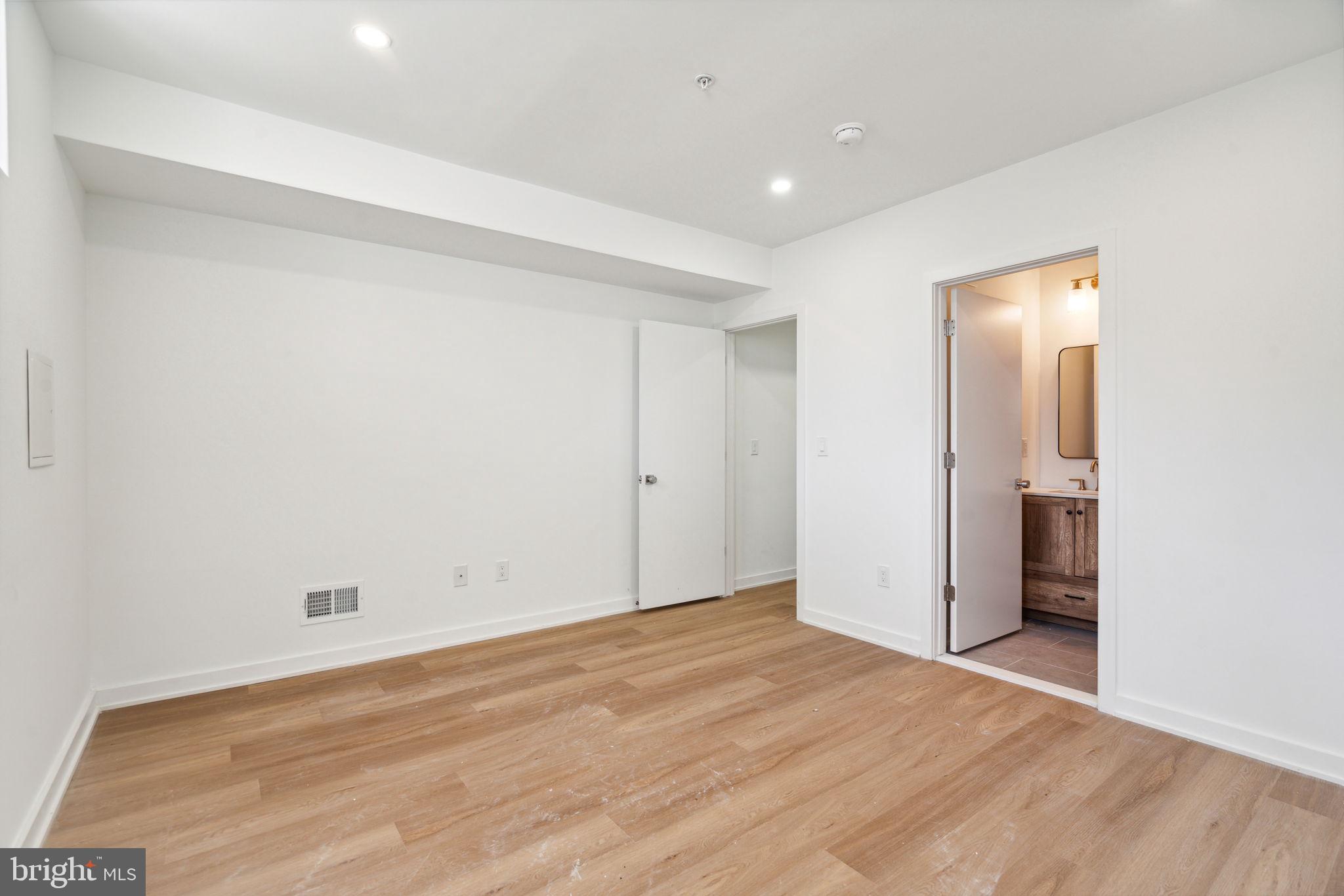 GRADUATE HOSPITAL - Residential