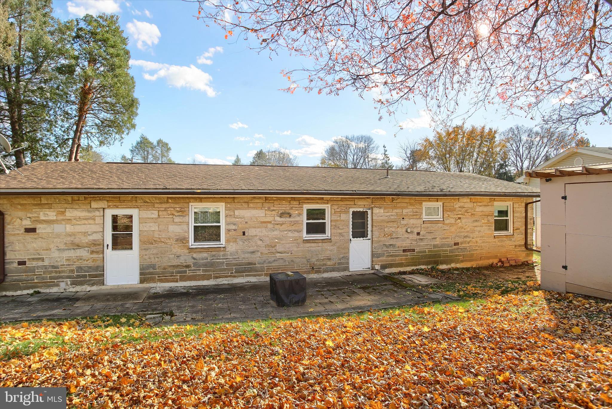 DELBROOK MANOR - Residential