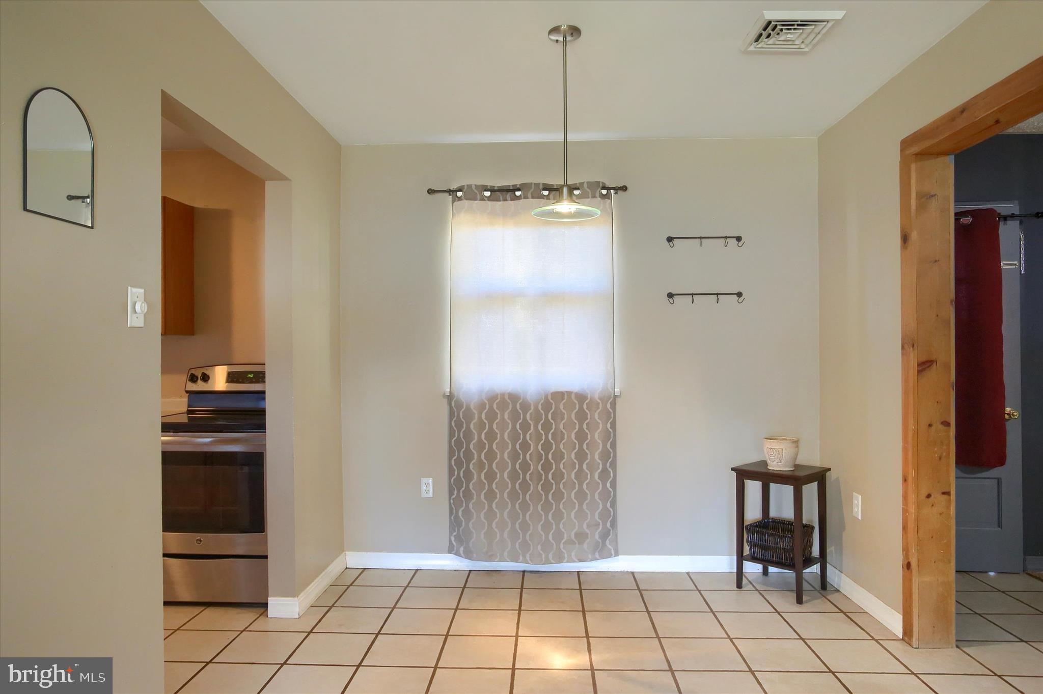 DELBROOK MANOR - Residential