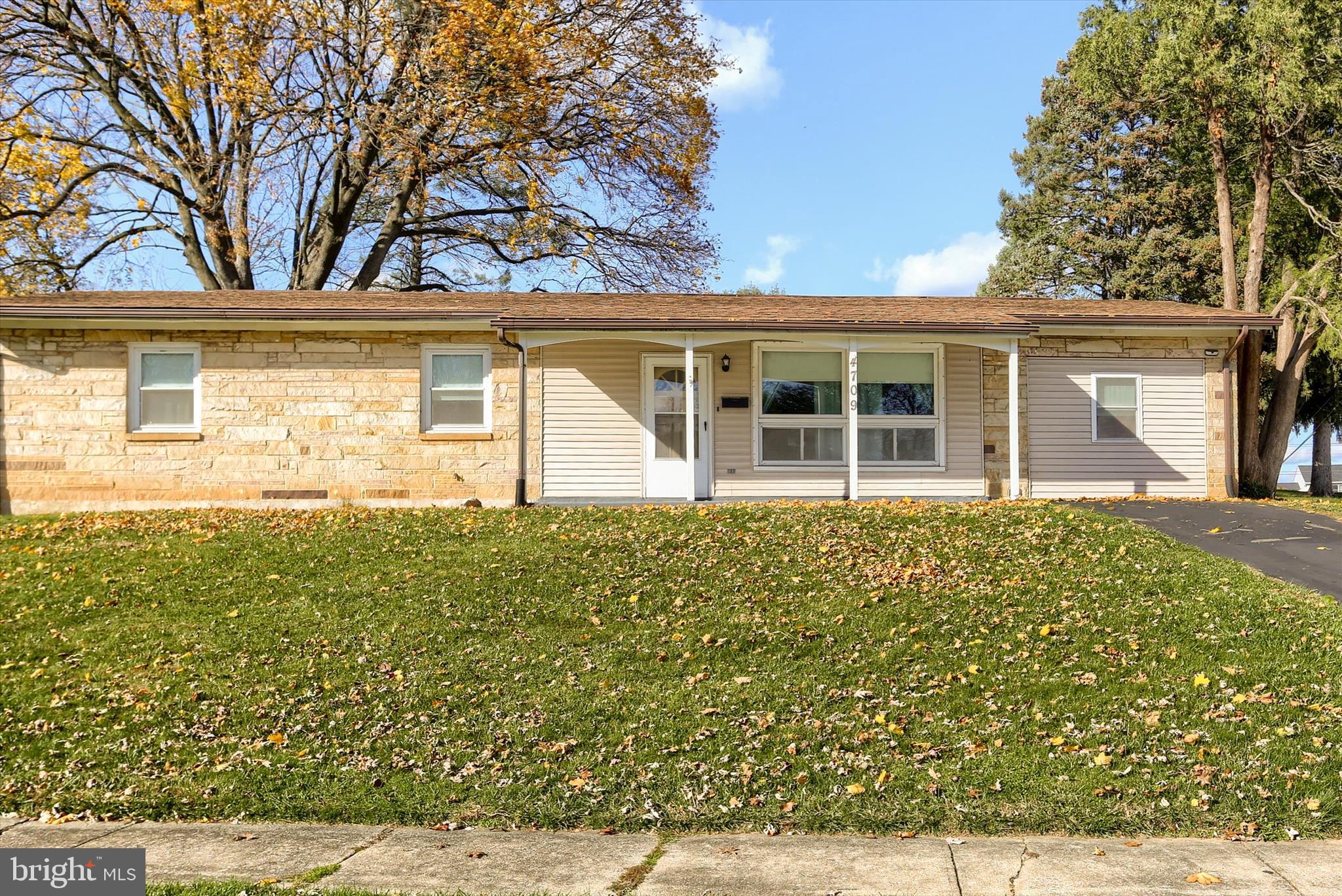 DELBROOK MANOR - Residential