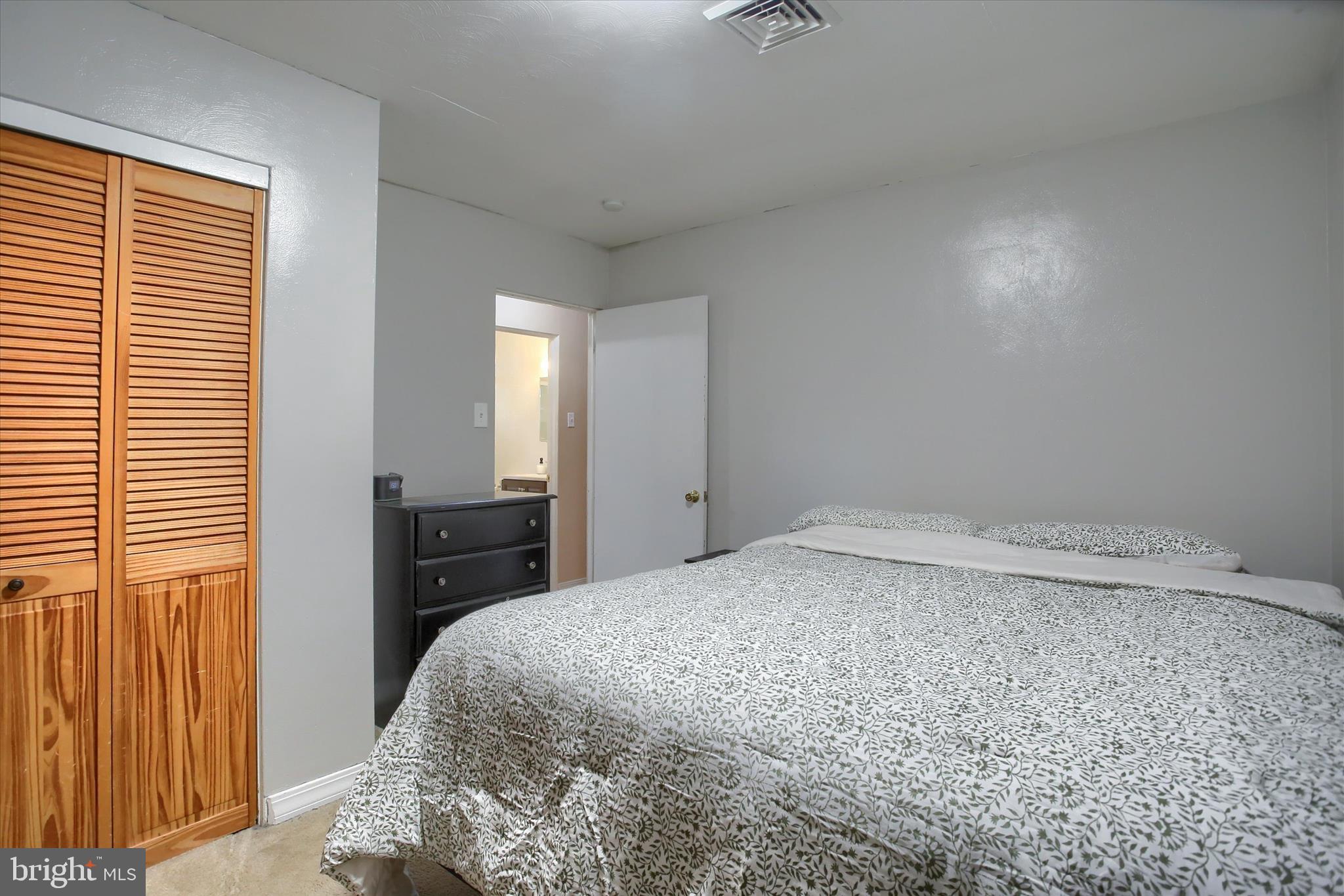 DELBROOK MANOR - Residential