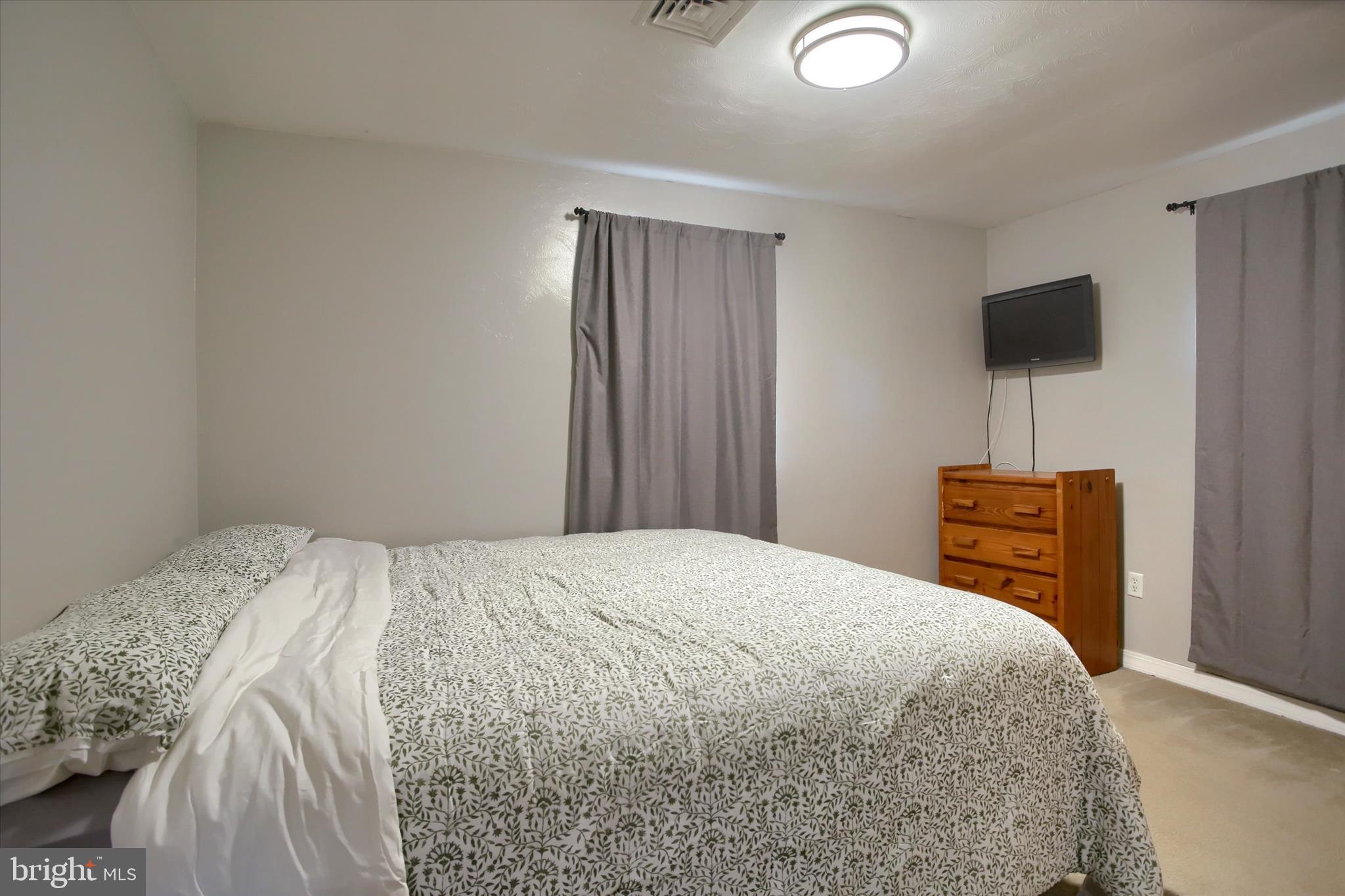 DELBROOK MANOR - Residential