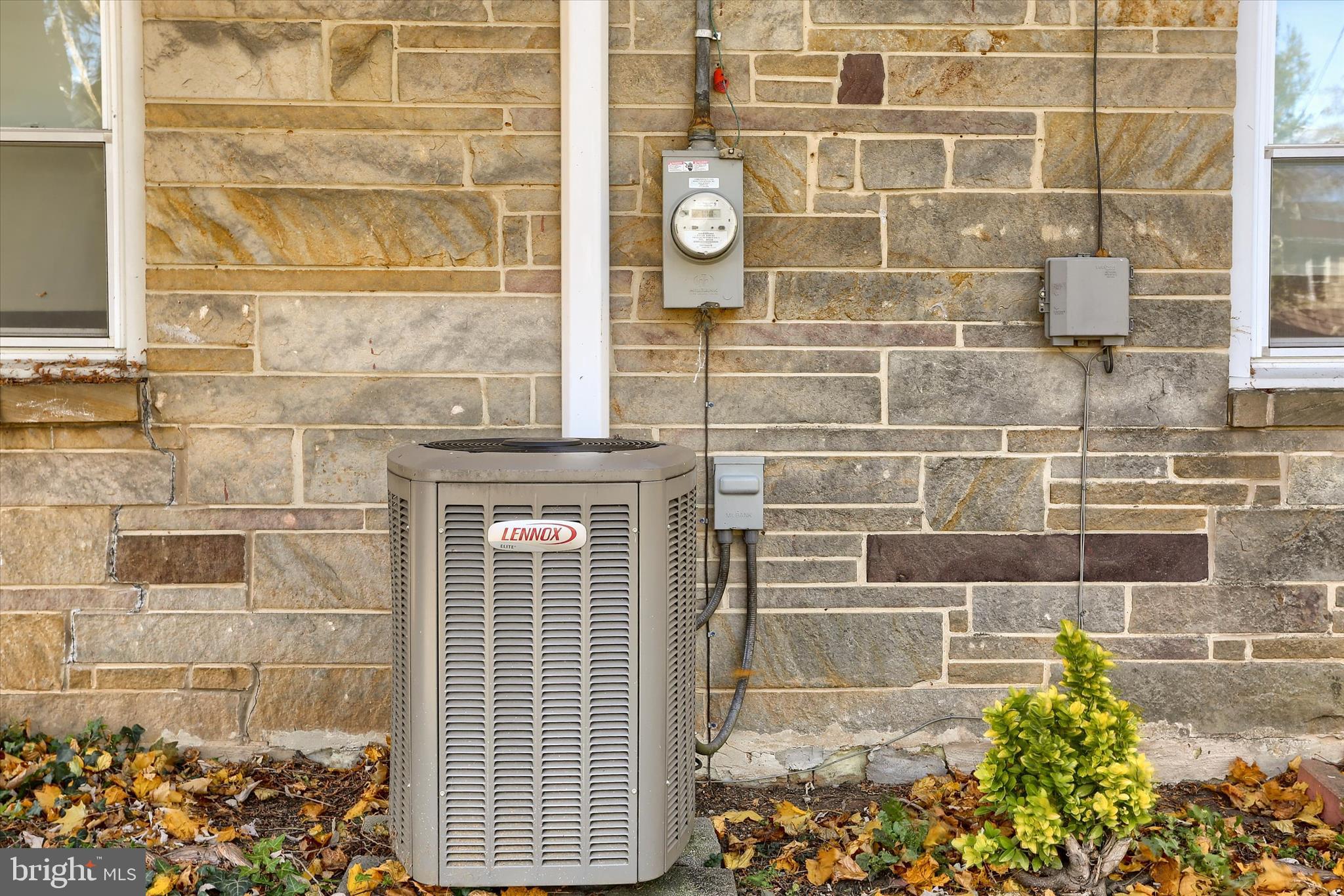 DELBROOK MANOR - Residential