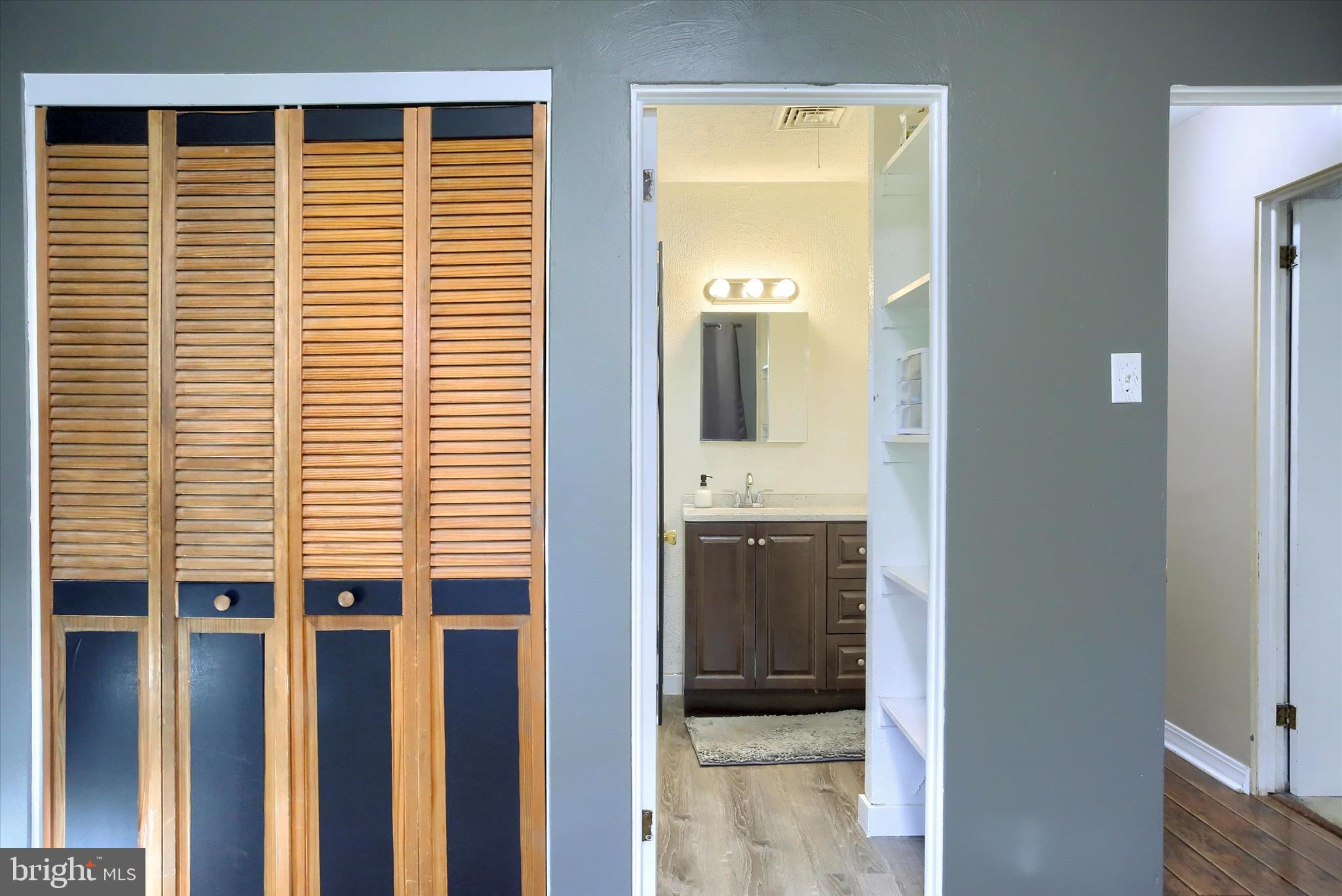 DELBROOK MANOR - Residential