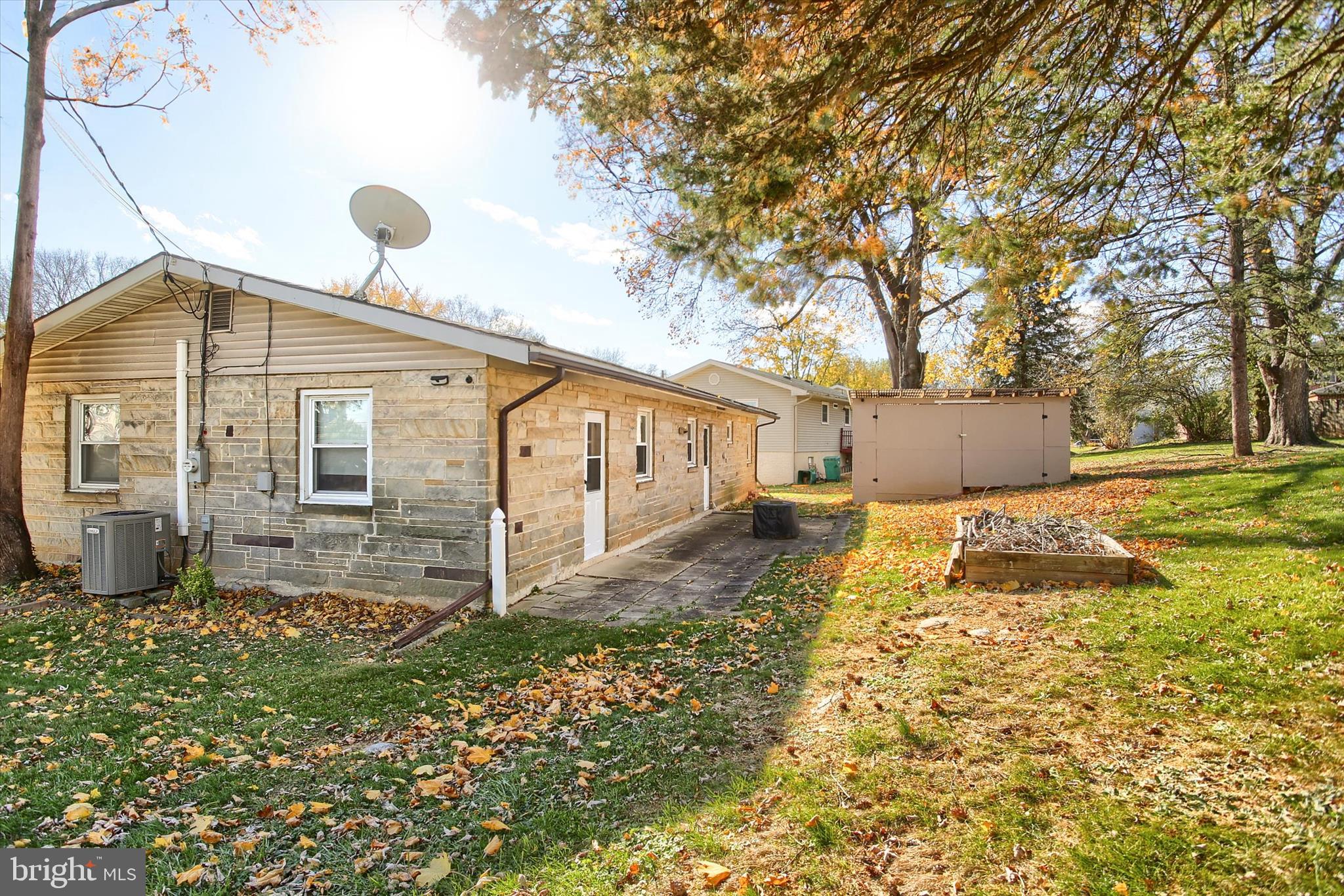 DELBROOK MANOR - Residential