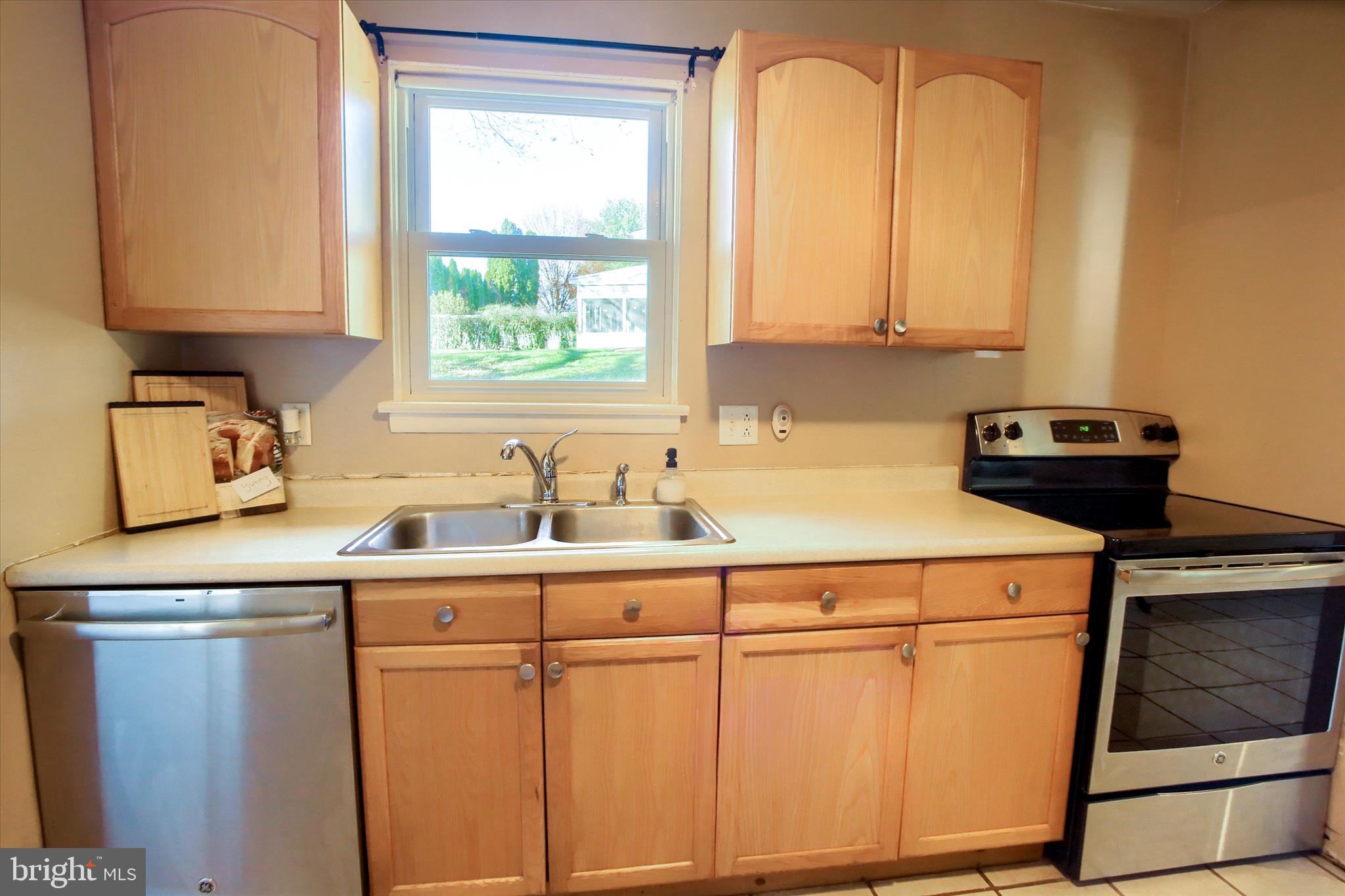 DELBROOK MANOR - Residential