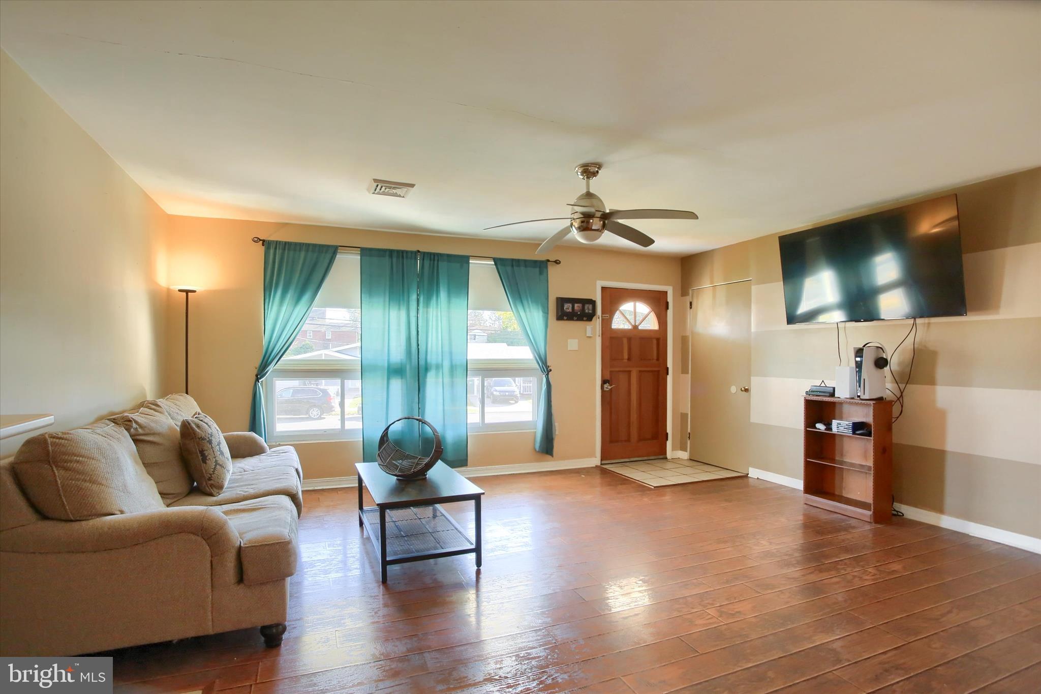 DELBROOK MANOR - Residential