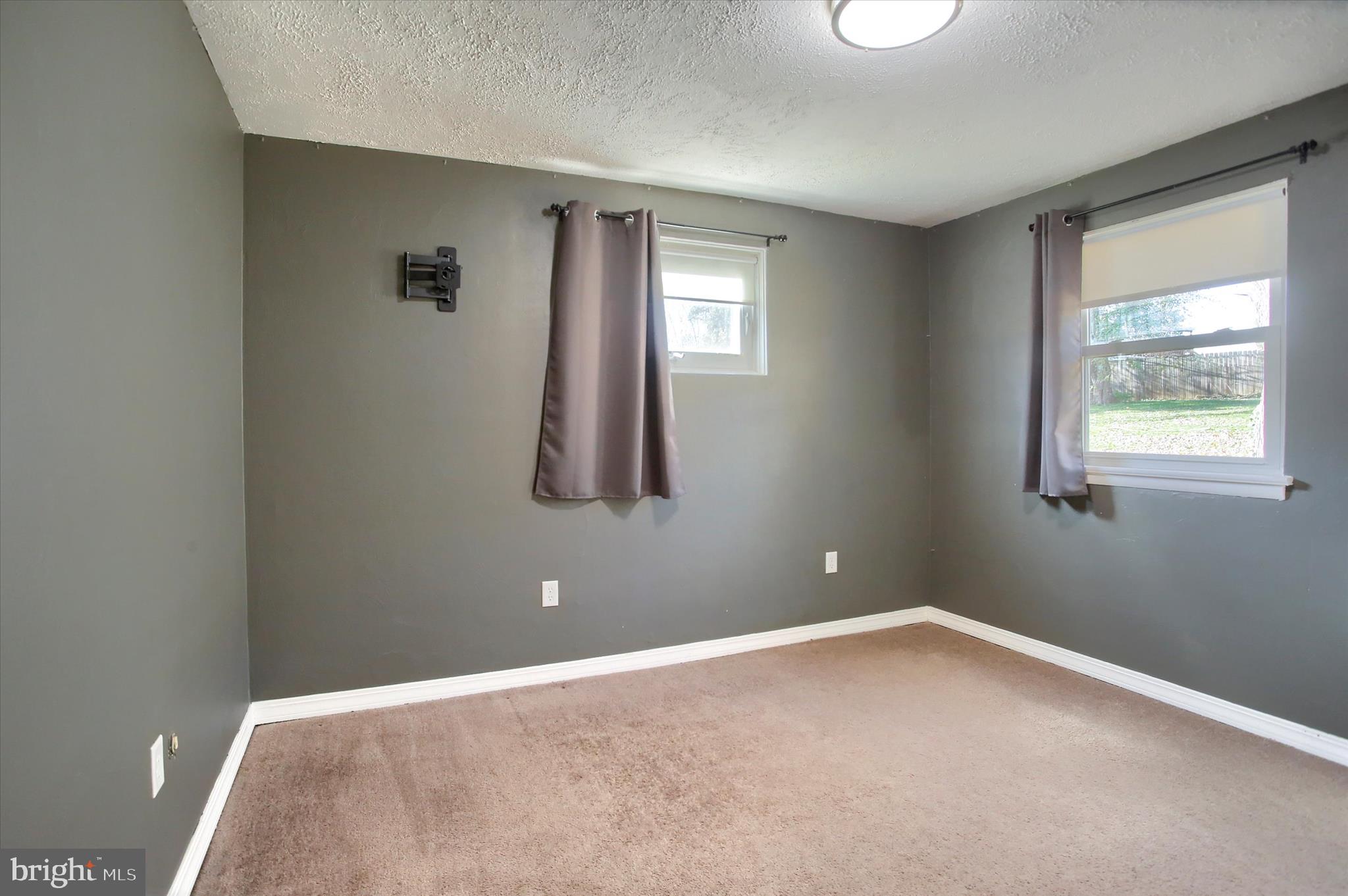 DELBROOK MANOR - Residential