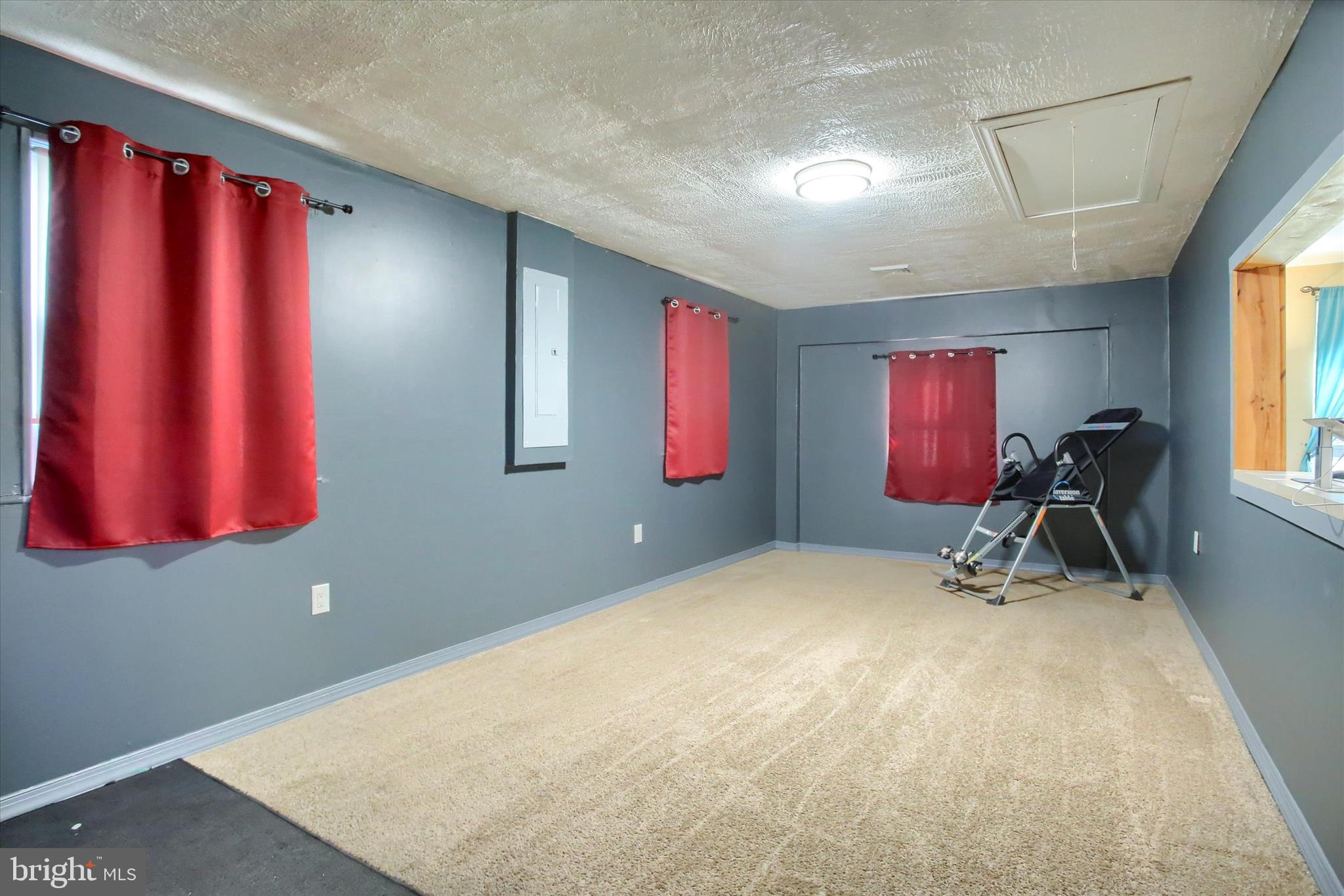 DELBROOK MANOR - Residential