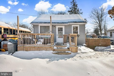 728 HAVERFORD AVENUE MAPLE SHADE NJ 08052