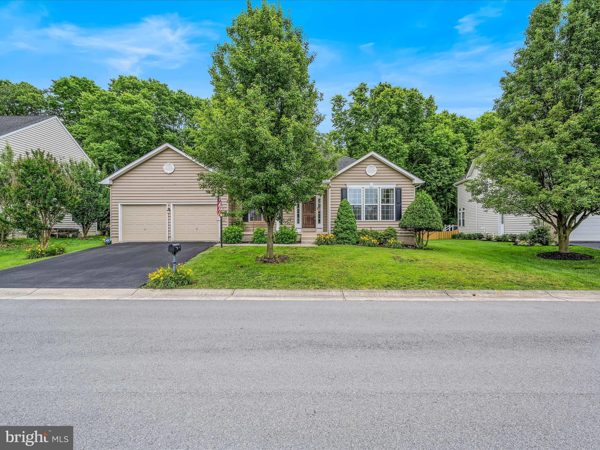 THE VILLAGE OF WASHINGTON TRAIL - Residential