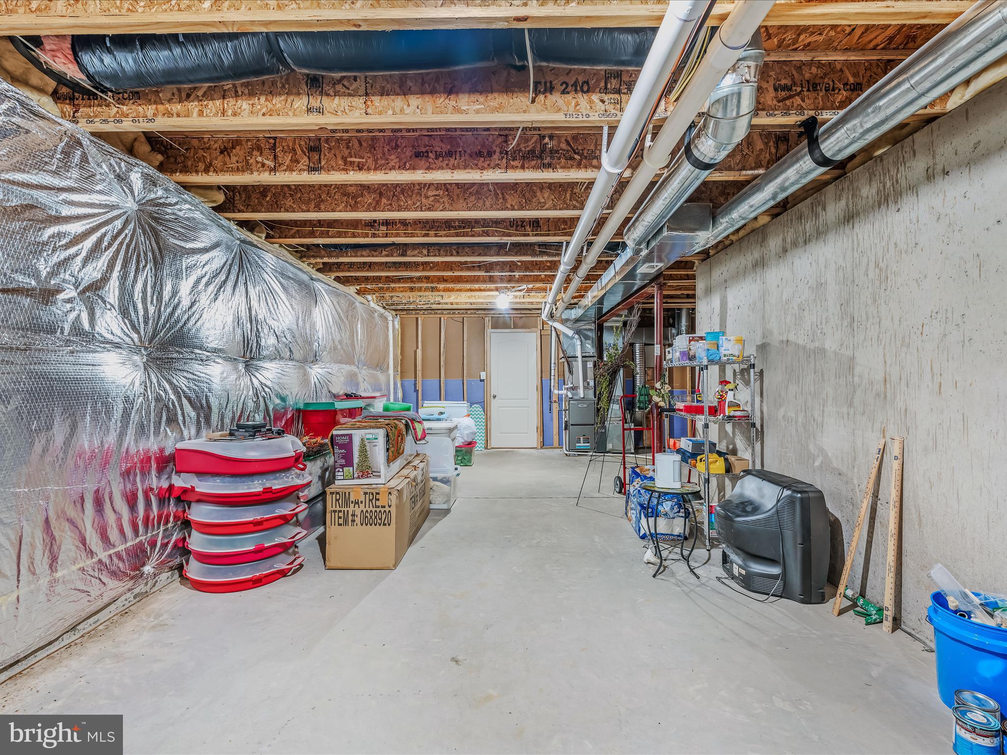 THE VILLAGE OF WASHINGTON TRAIL - Residential