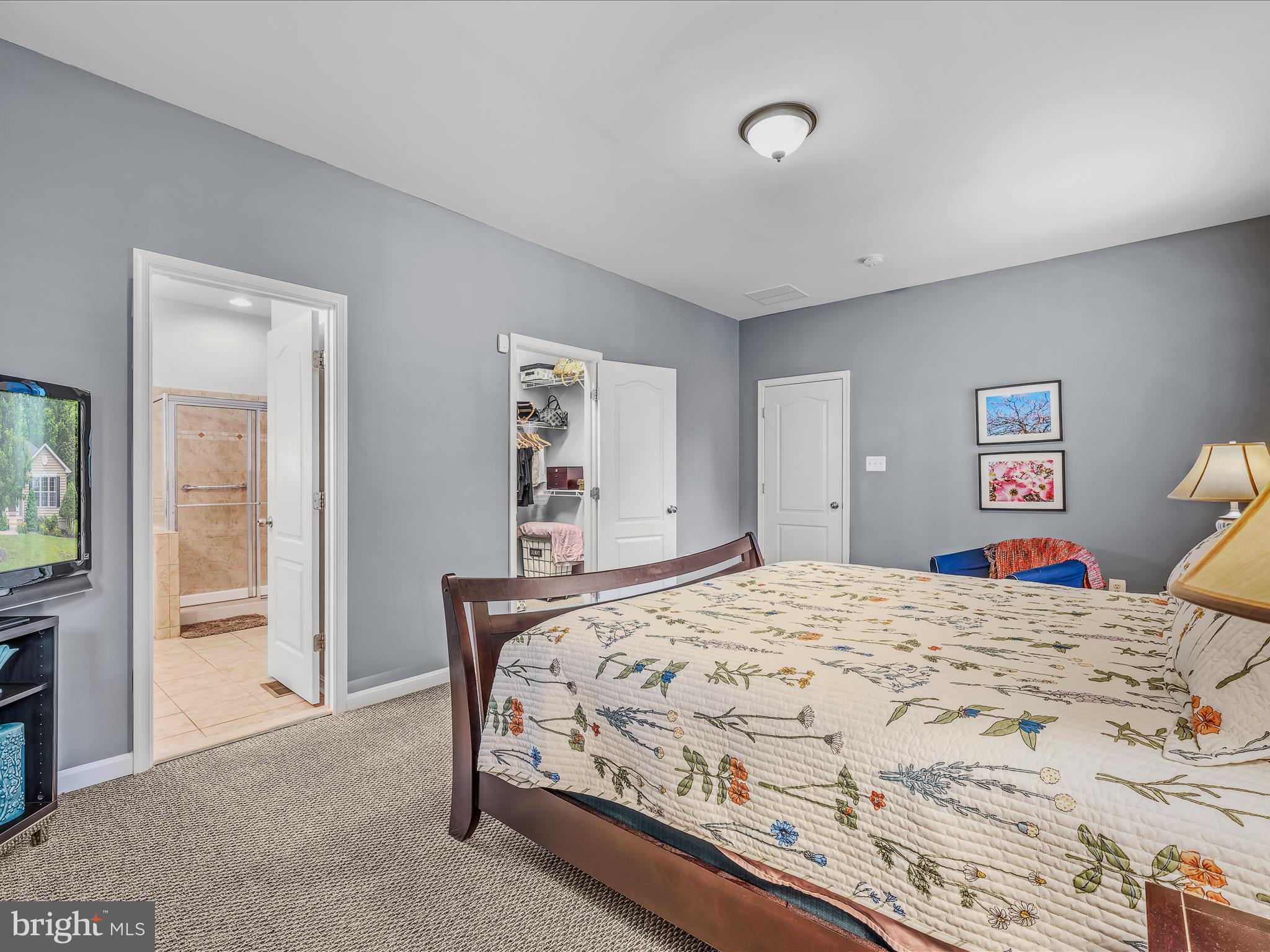 THE VILLAGE OF WASHINGTON TRAIL - Residential