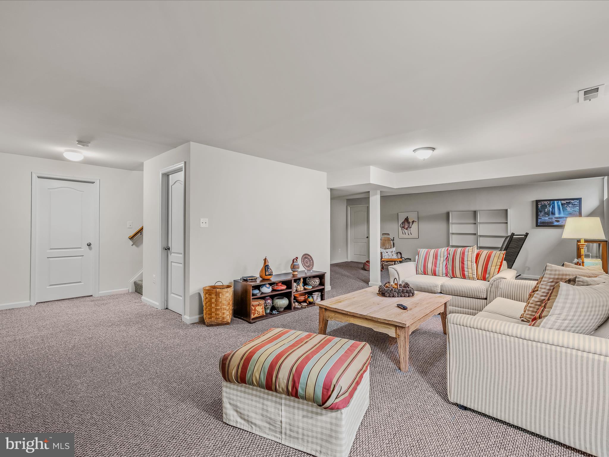 THE VILLAGE OF WASHINGTON TRAIL - Residential