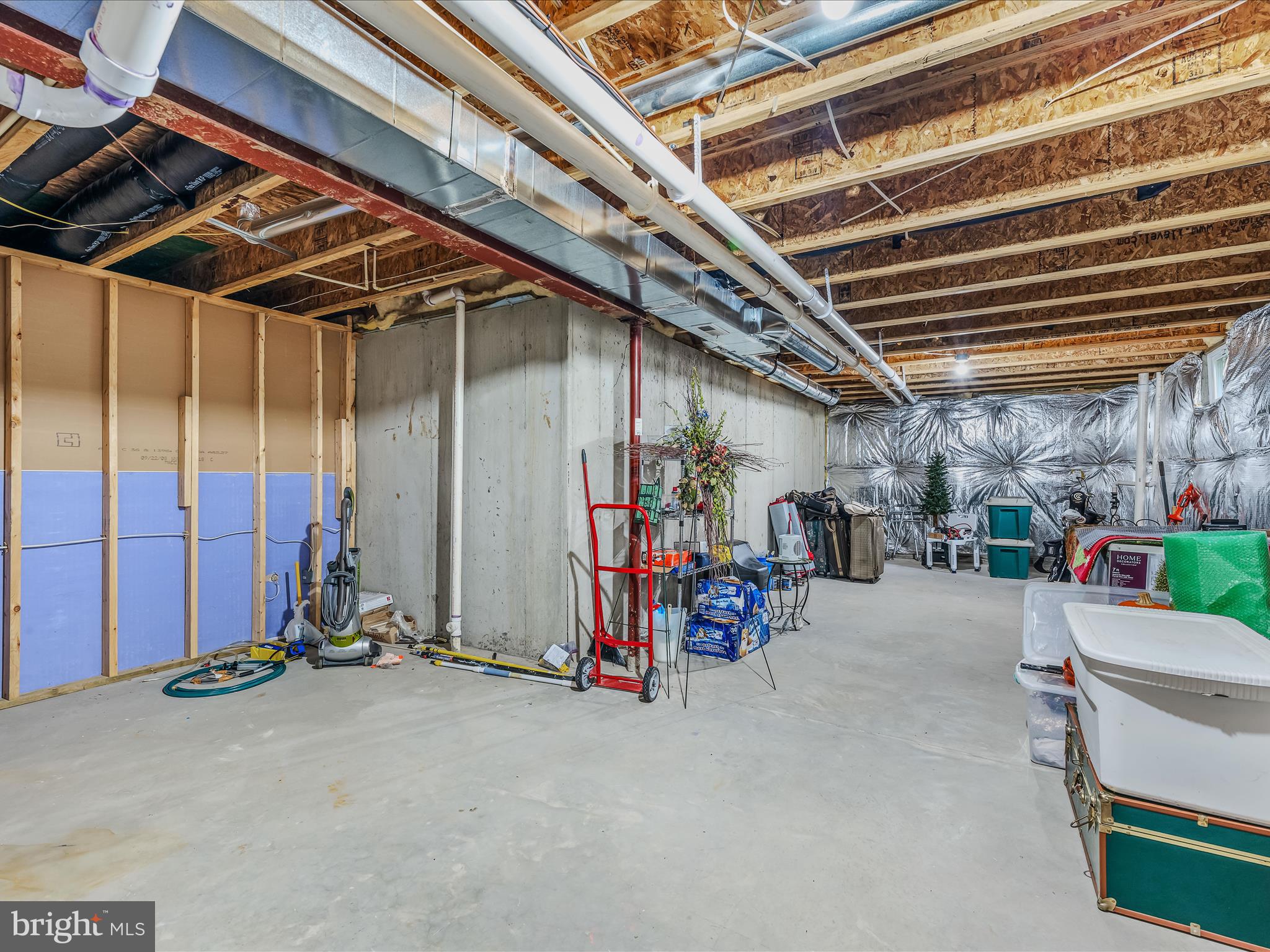 THE VILLAGE OF WASHINGTON TRAIL - Residential