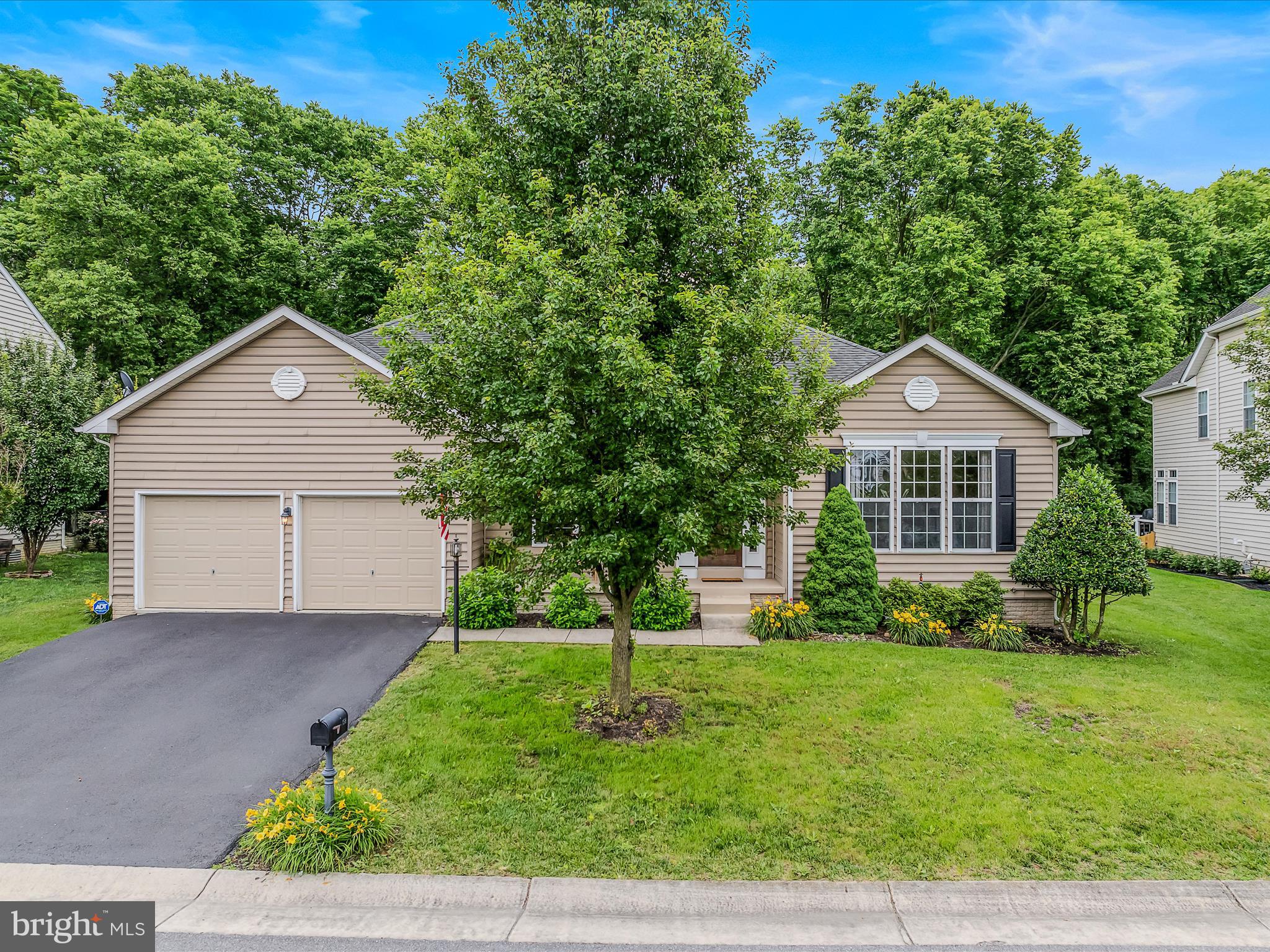 THE VILLAGE OF WASHINGTON TRAIL - Residential