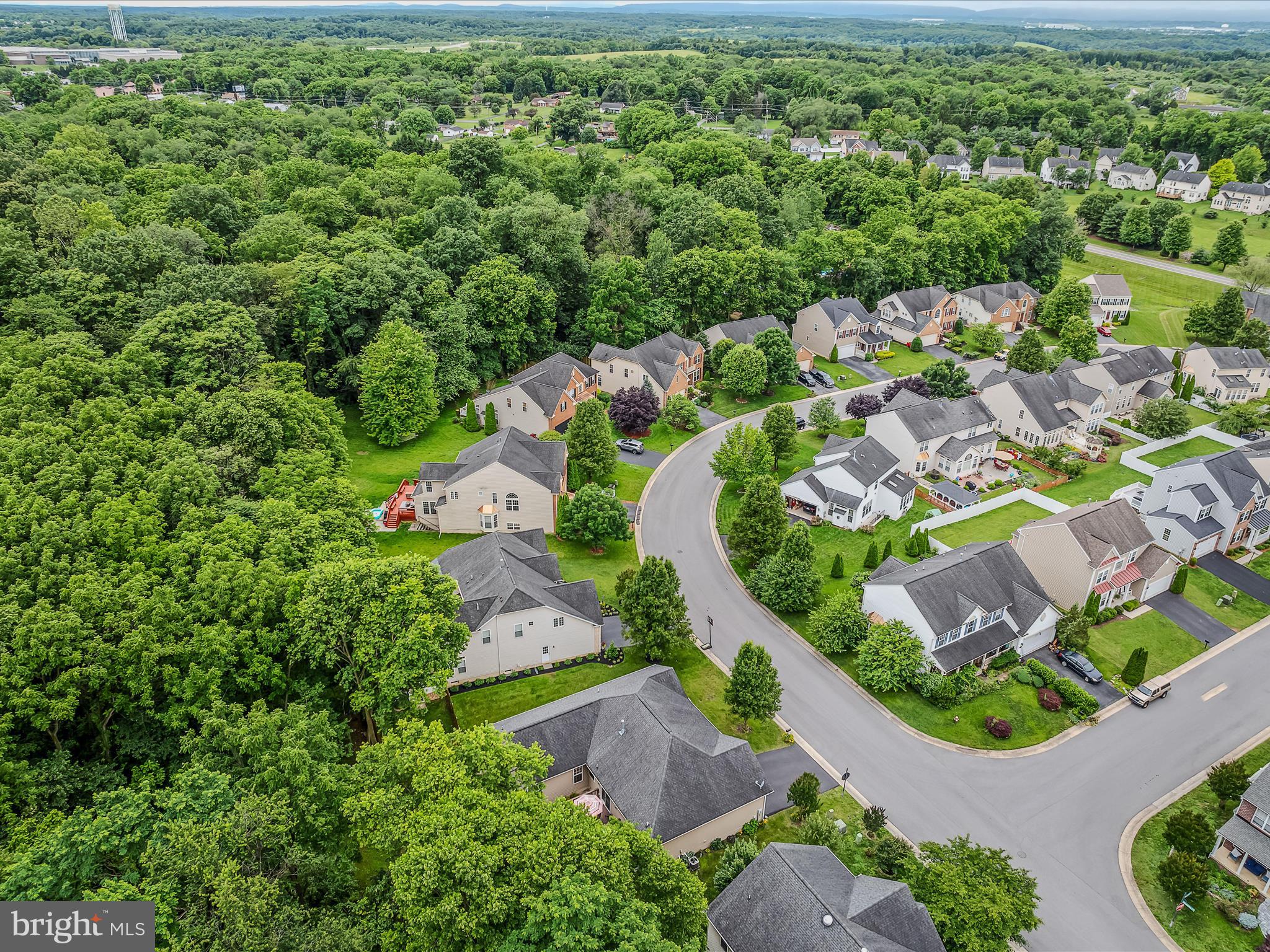 THE VILLAGE OF WASHINGTON TRAIL - Residential