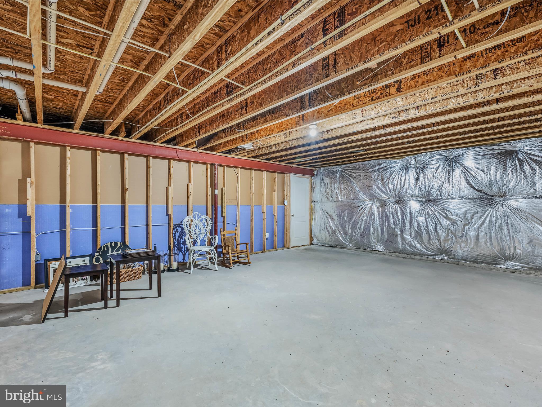 THE VILLAGE OF WASHINGTON TRAIL - Residential