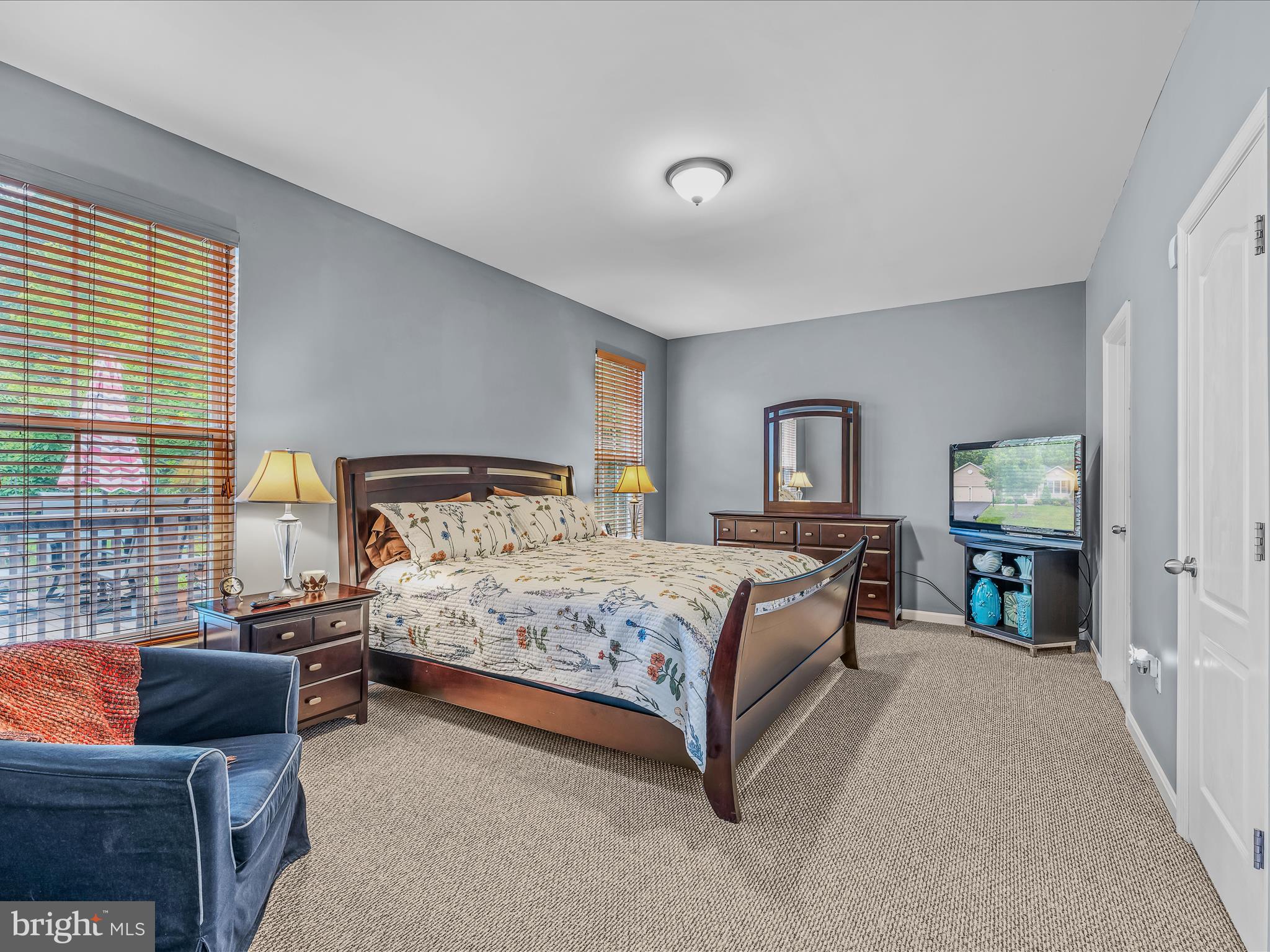 THE VILLAGE OF WASHINGTON TRAIL - Residential