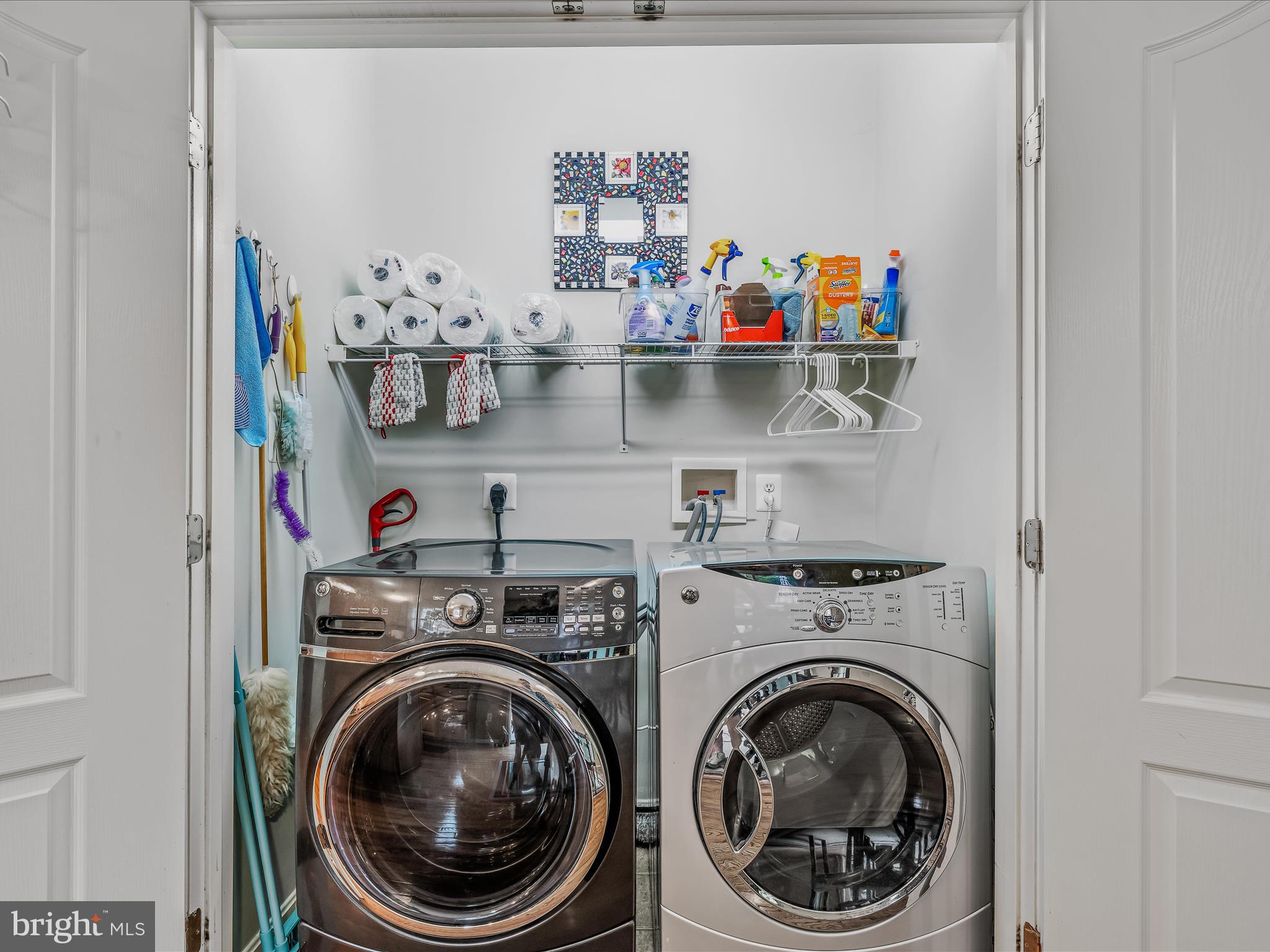 THE VILLAGE OF WASHINGTON TRAIL - Residential