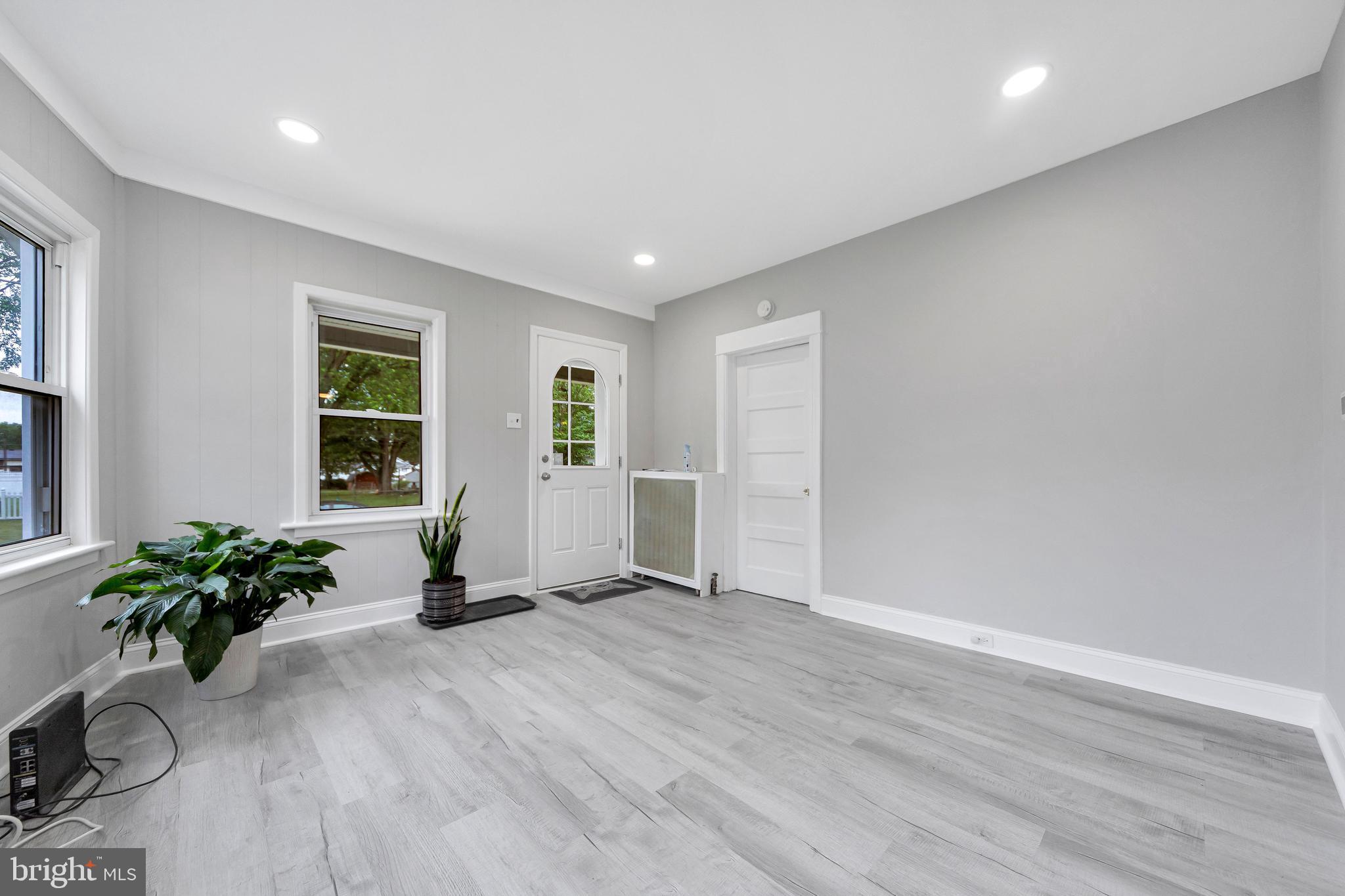 27 ELM AVENUE