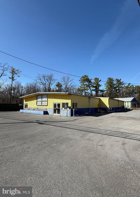 Photo of 1886 Winchester Avenue, MARTINSBURG, WV 25405 (MLS # WVBE2049328)