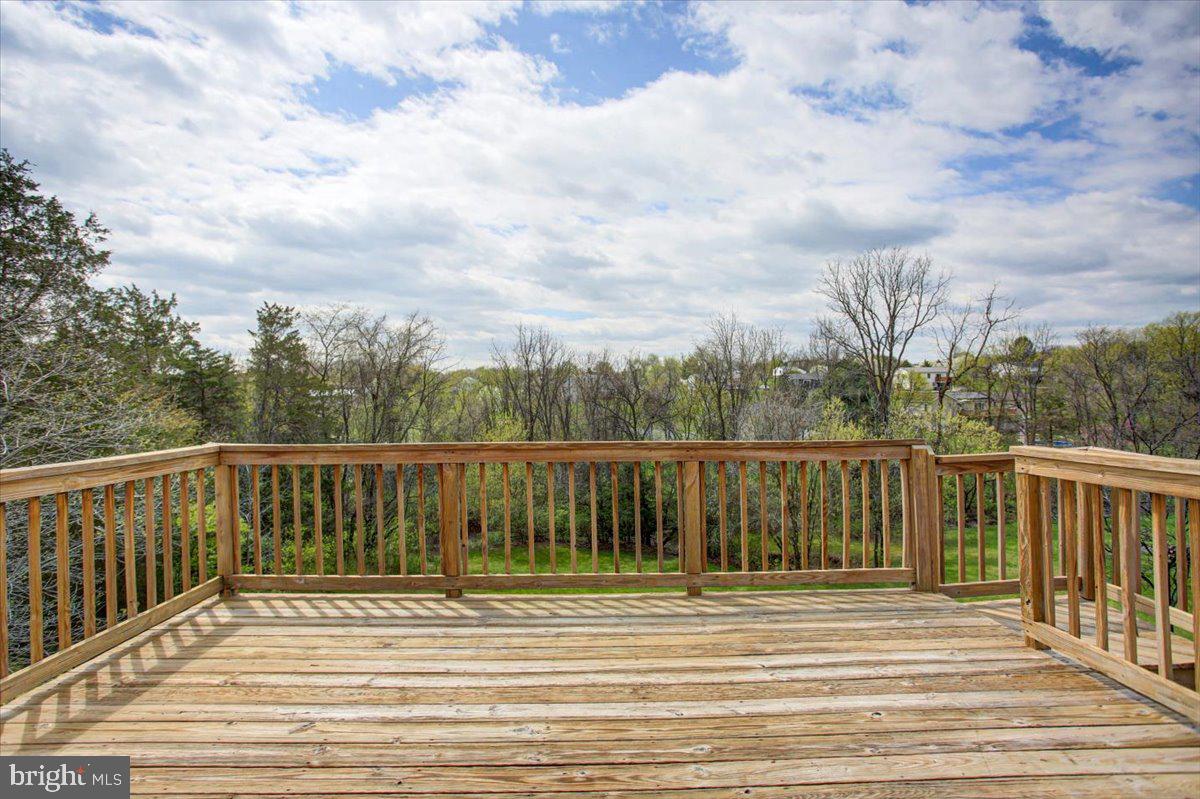 WILLOWDALE - Residential