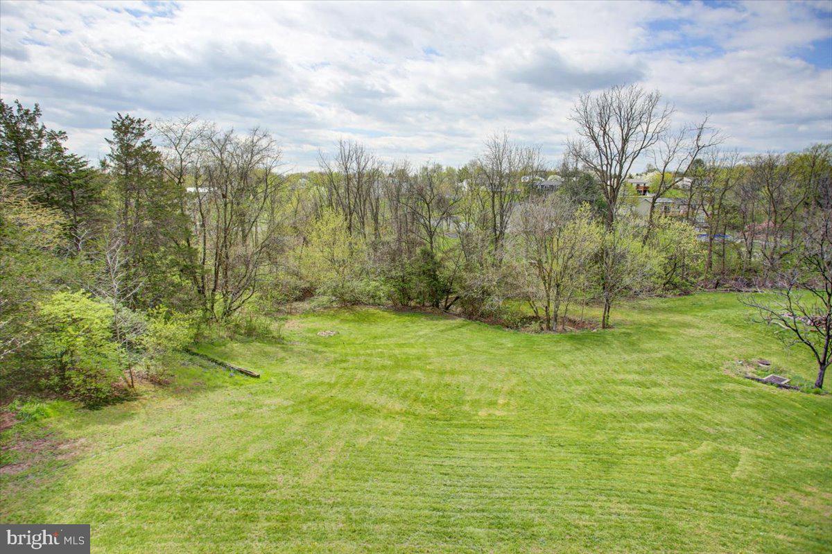 WILLOWDALE - Residential