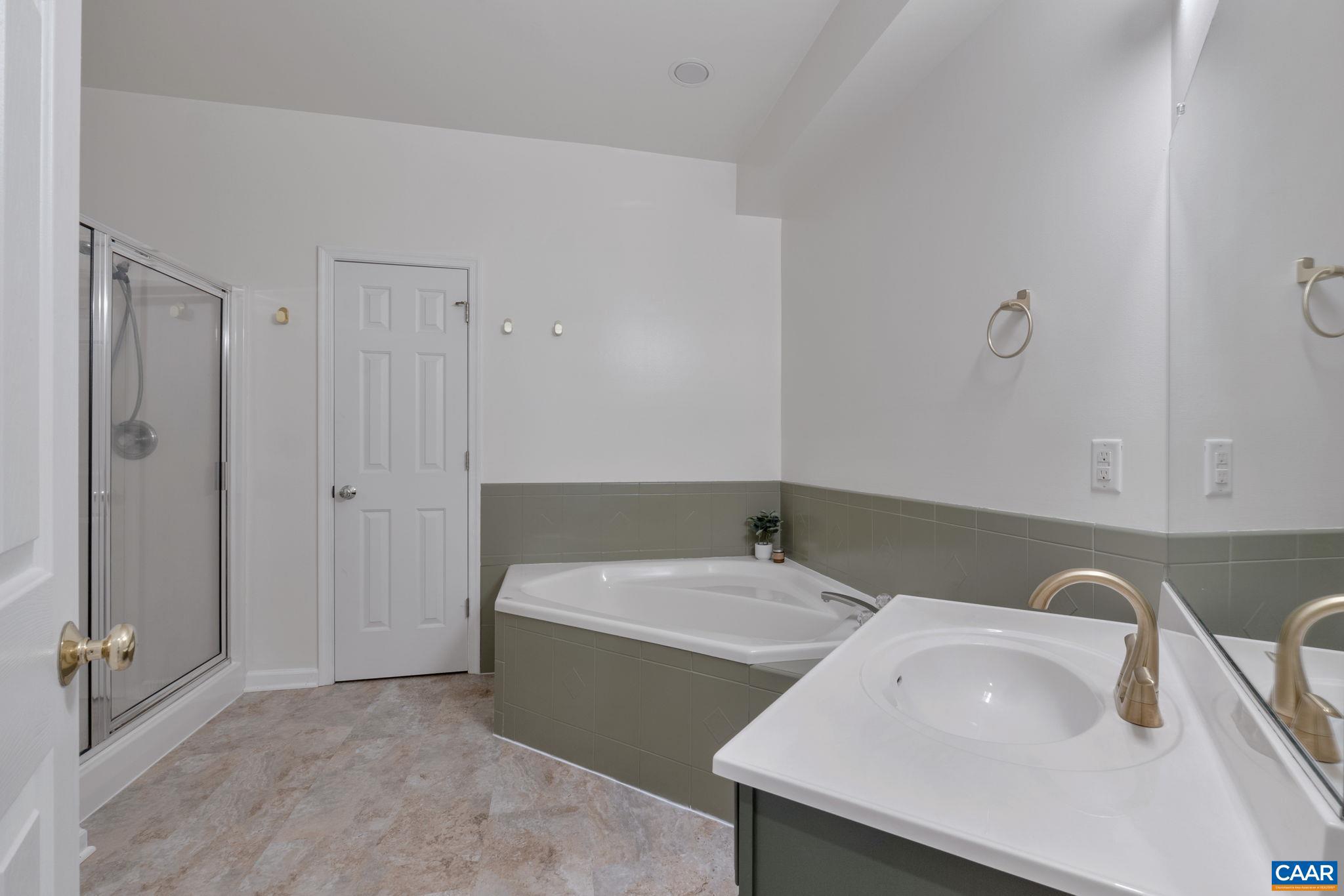 FOREST LAKES SOUTH - Residential
