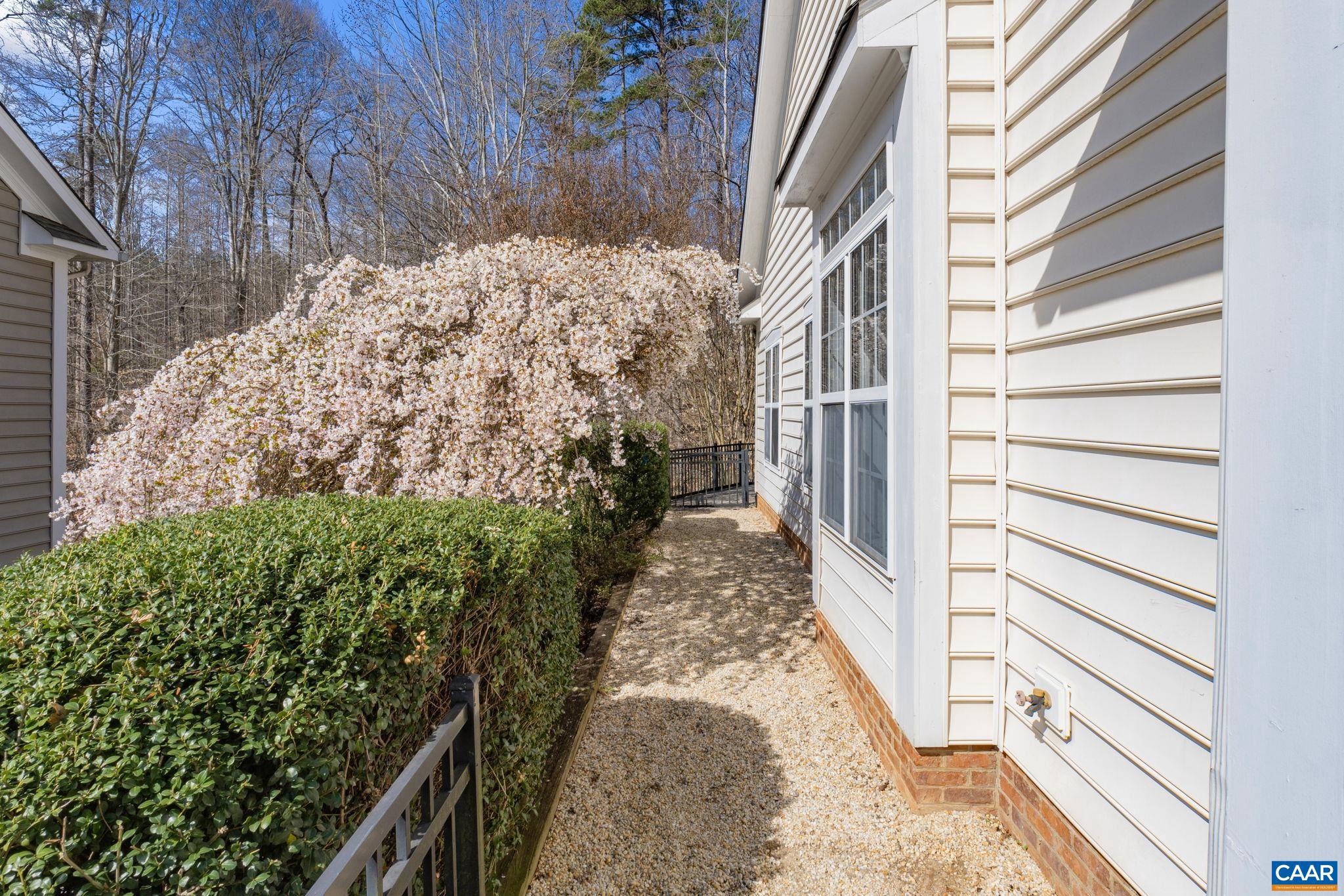 FOREST LAKES SOUTH - Residential