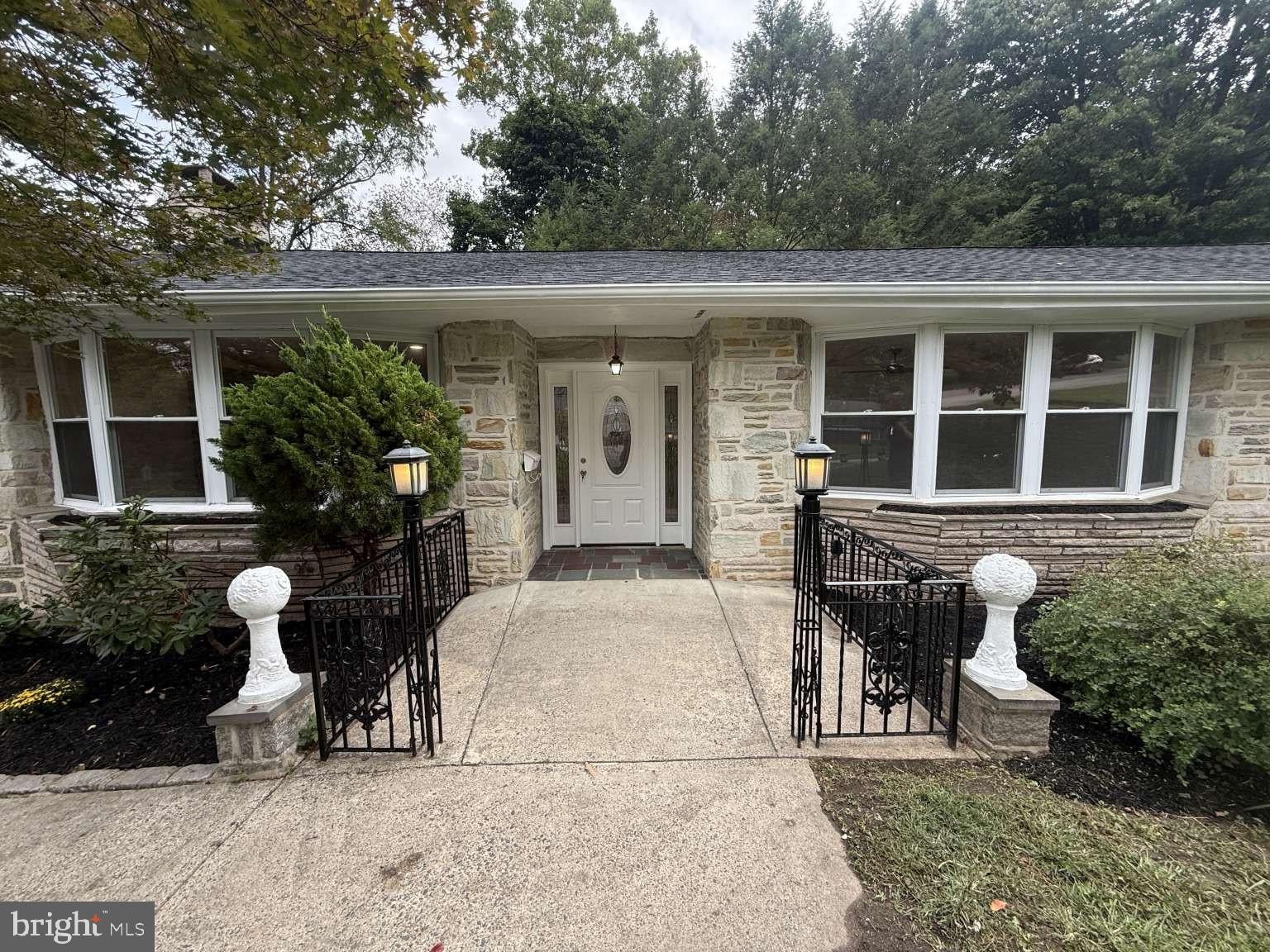 7949 ROLLING GREEN ROAD