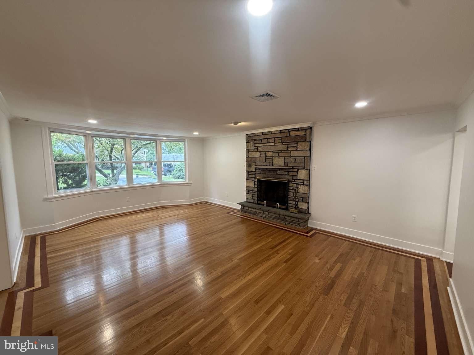 7949 ROLLING GREEN ROAD