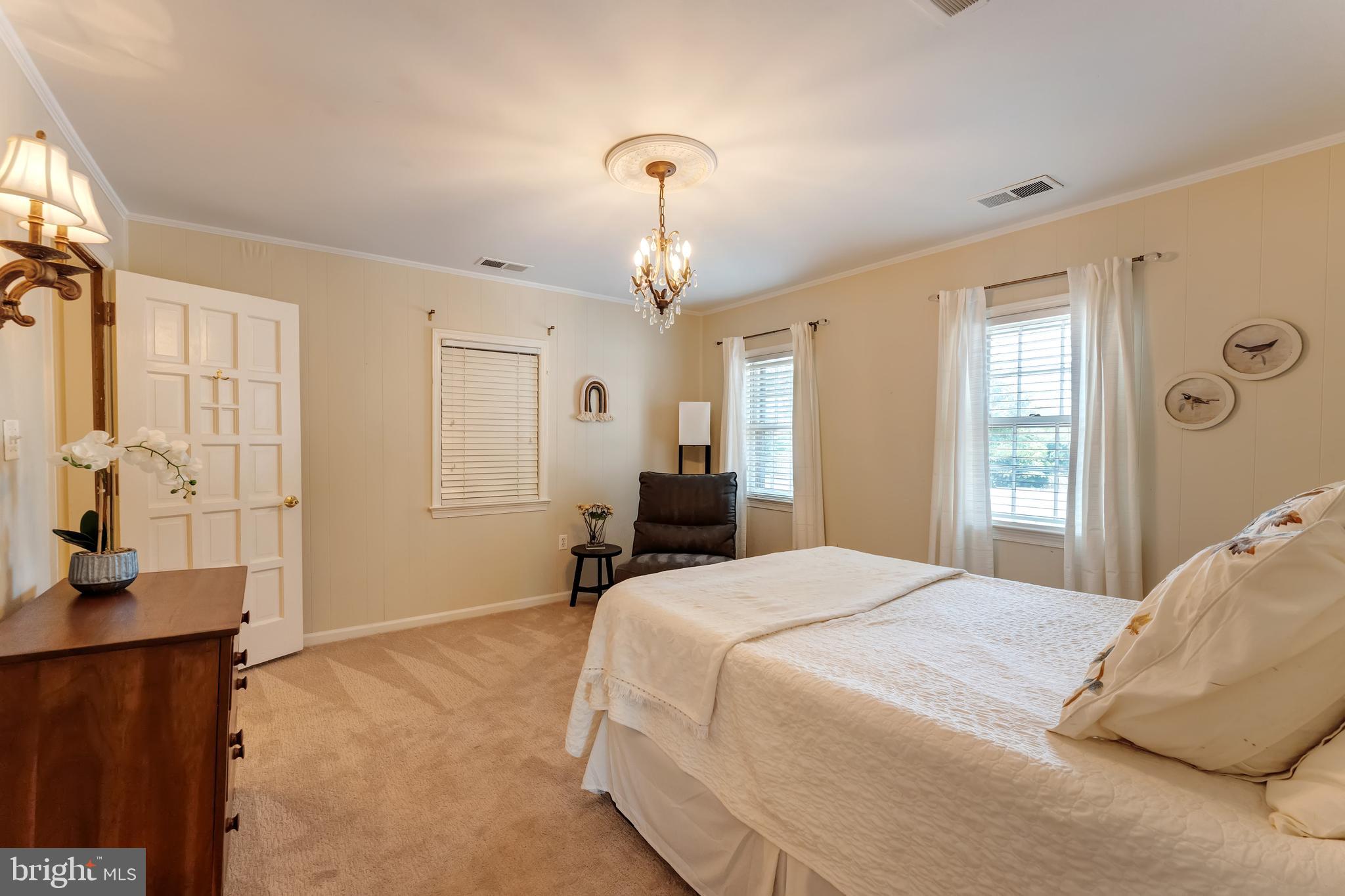 ENGLISH HILLS - Residential