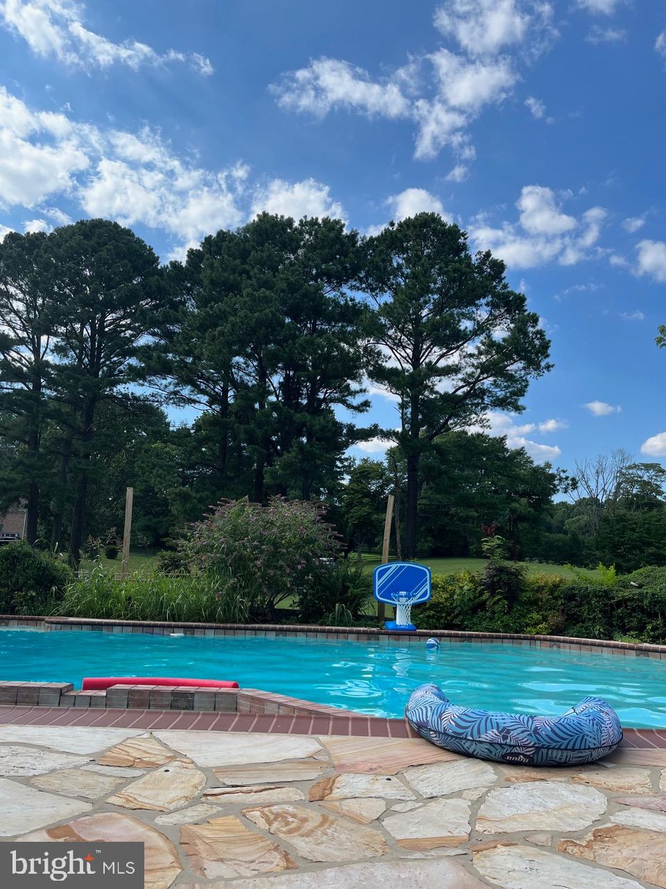7700 MANOR HOUSE DRIVE
