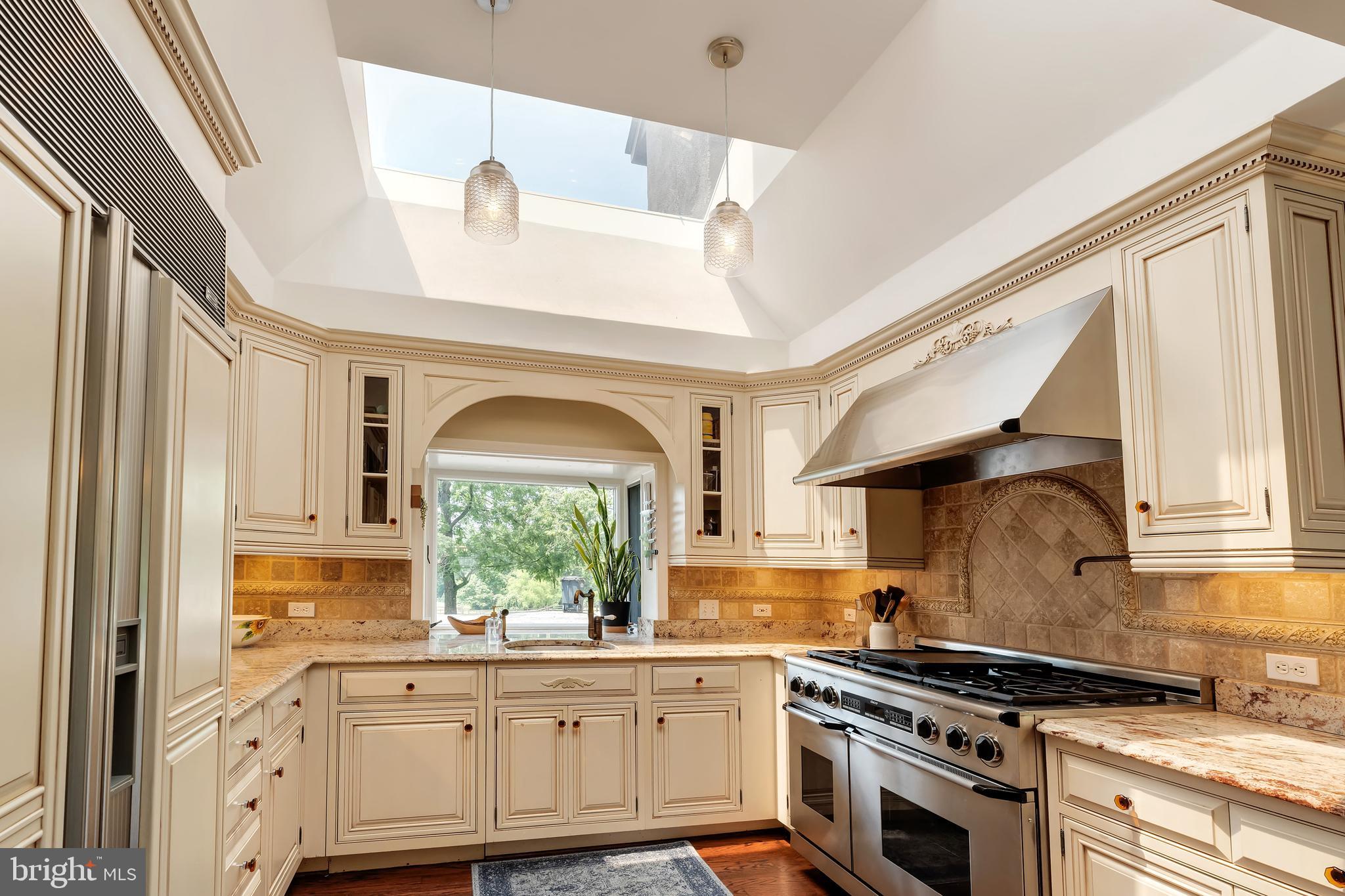 ENGLISH HILLS - Residential