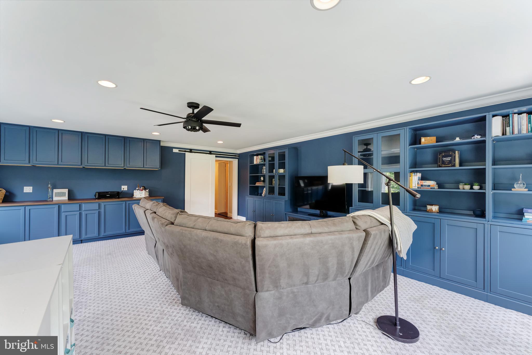 ENGLISH HILLS - Residential