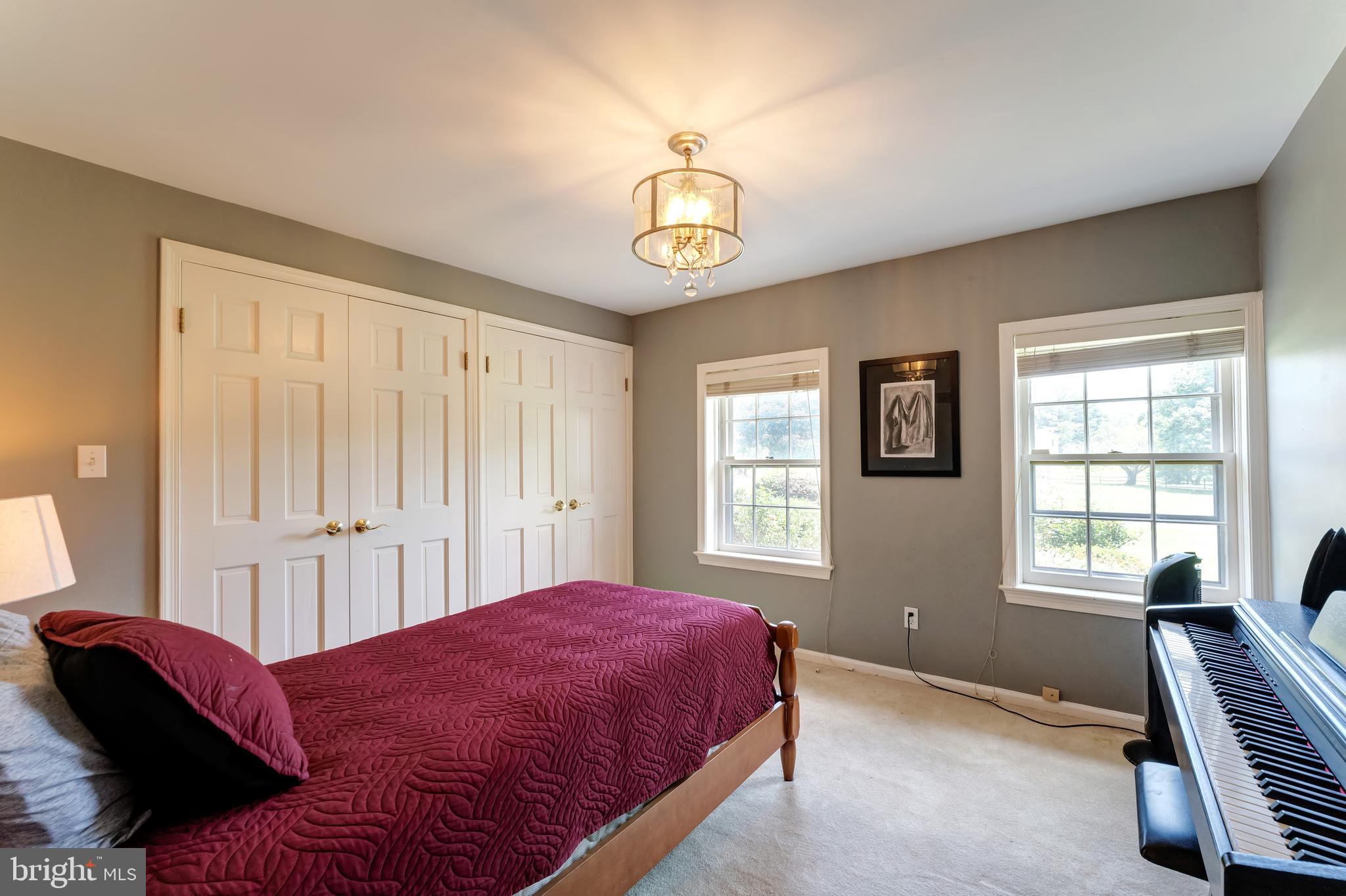 ENGLISH HILLS - Residential