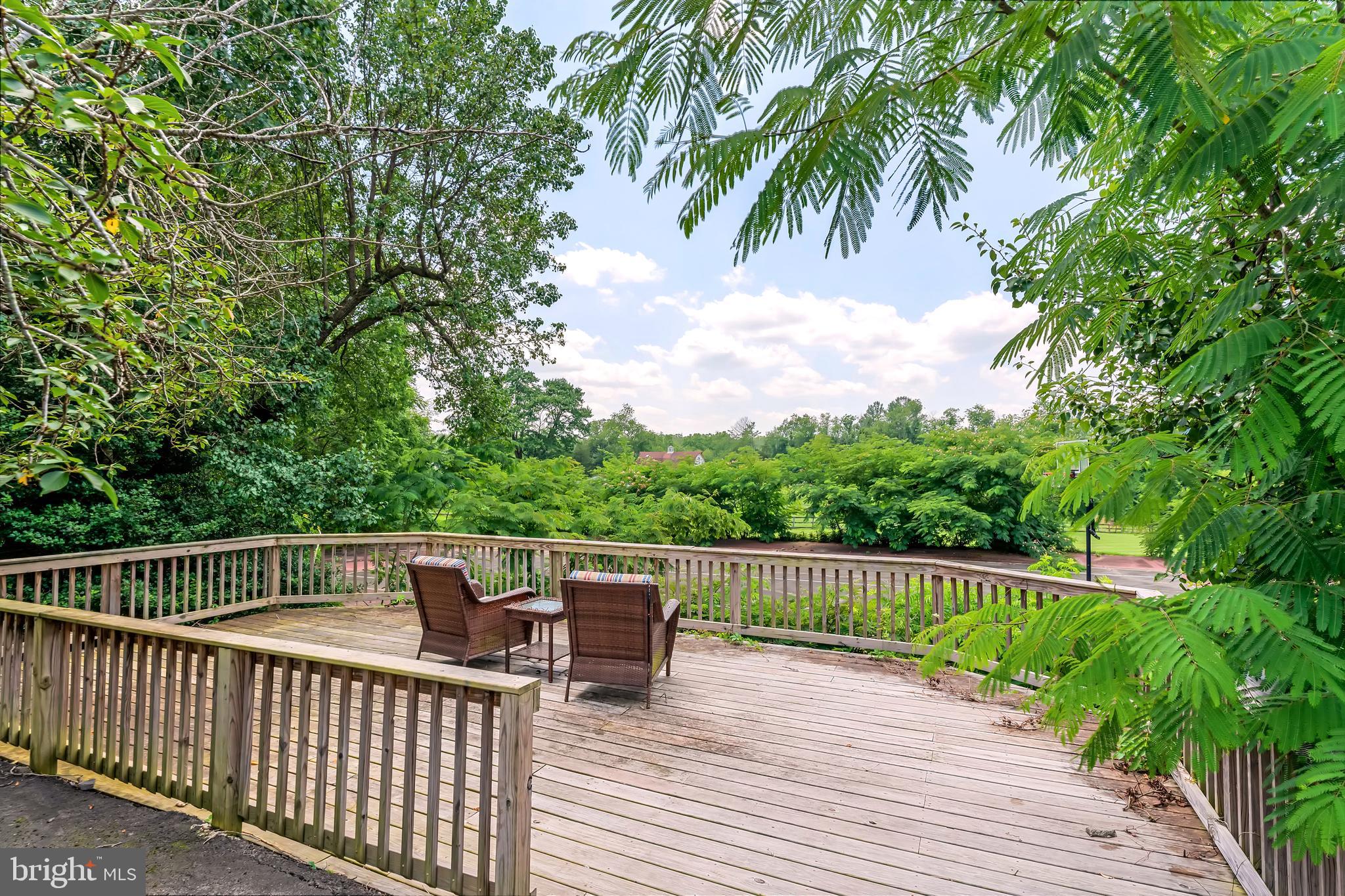 ENGLISH HILLS - Residential