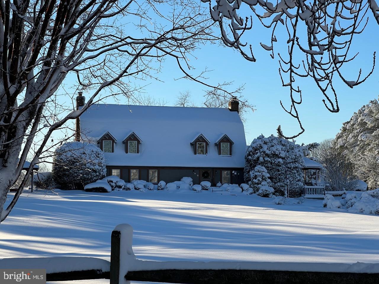 ENGLISH HILLS - Residential