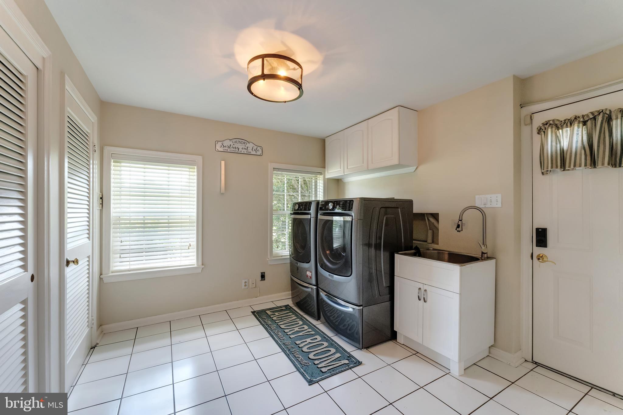 ENGLISH HILLS - Residential